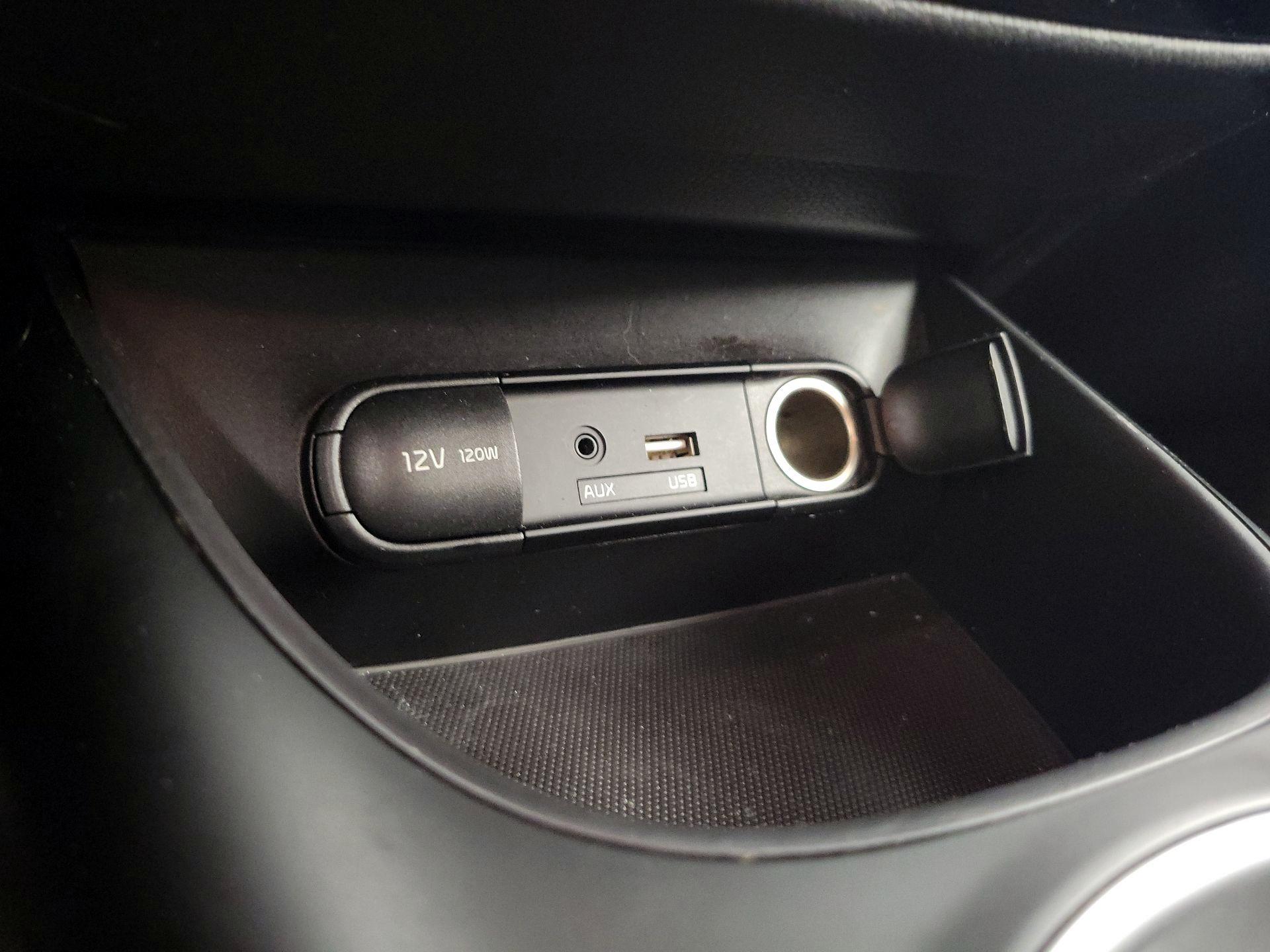 Thumbnail: 2015 Kia Soul - 17