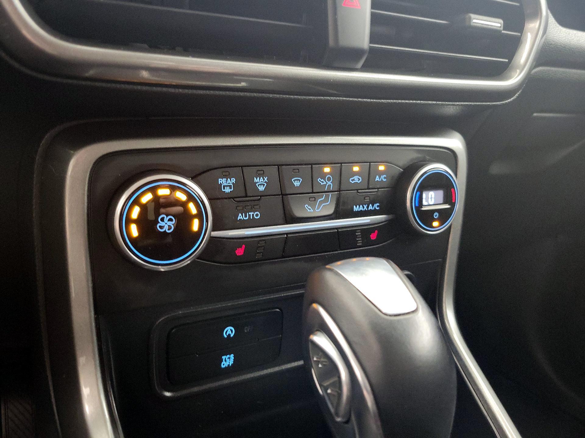 Thumbnail: 2018 Ford EcoSport - 17