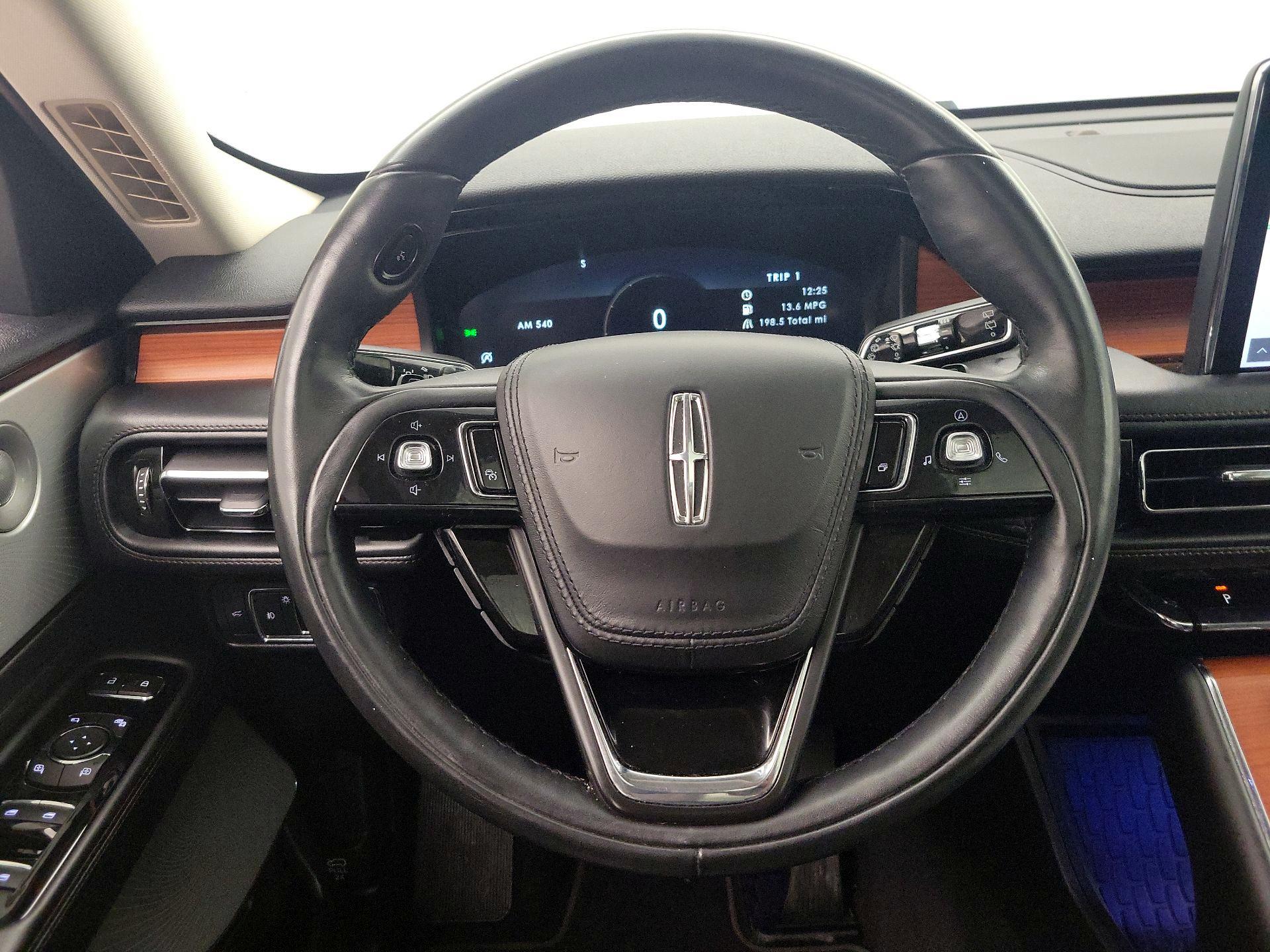 Thumbnail: 2020 Lincoln Aviator - 10