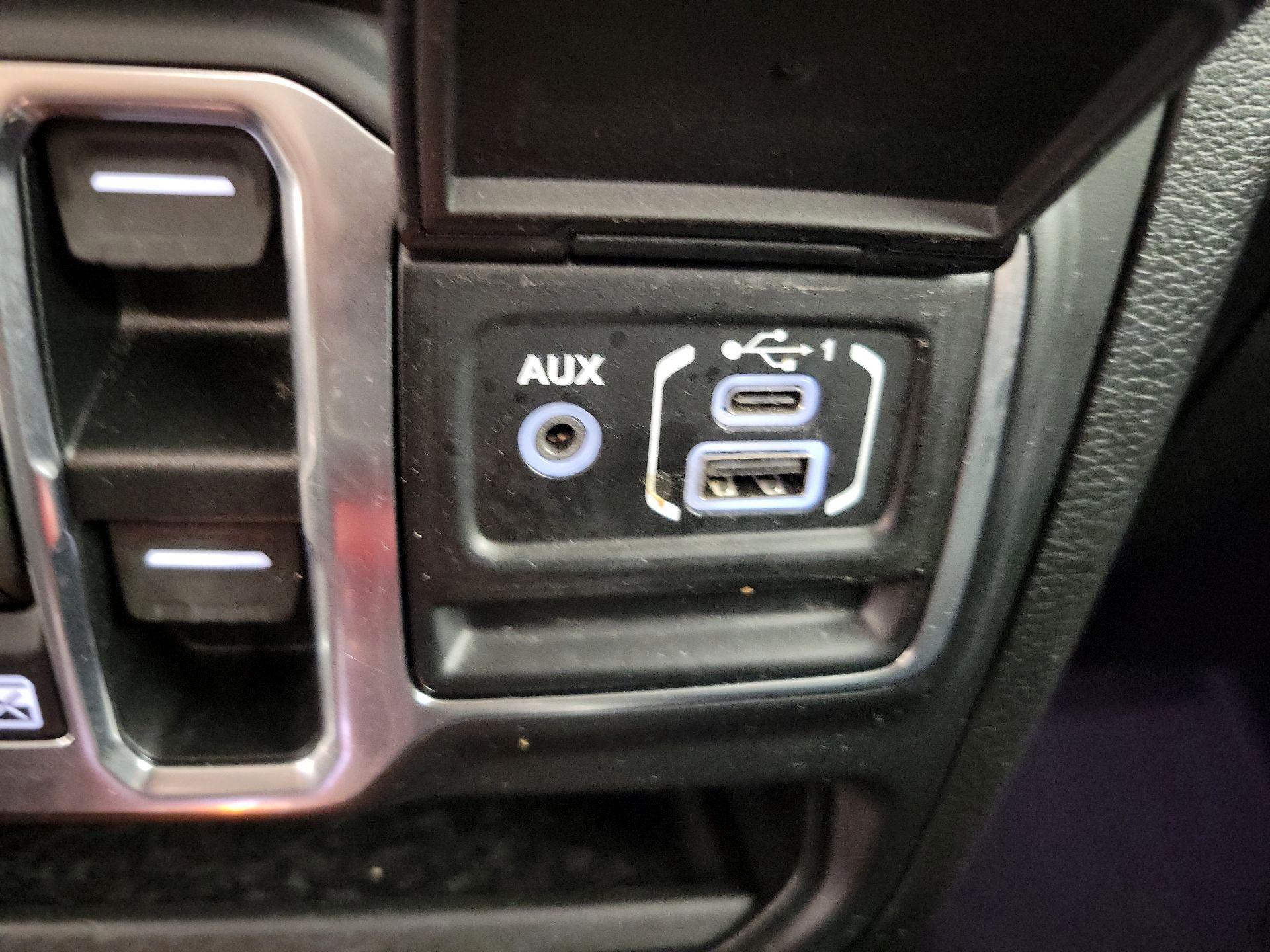 Thumbnail: 2020 Jeep Gladiator - 19
