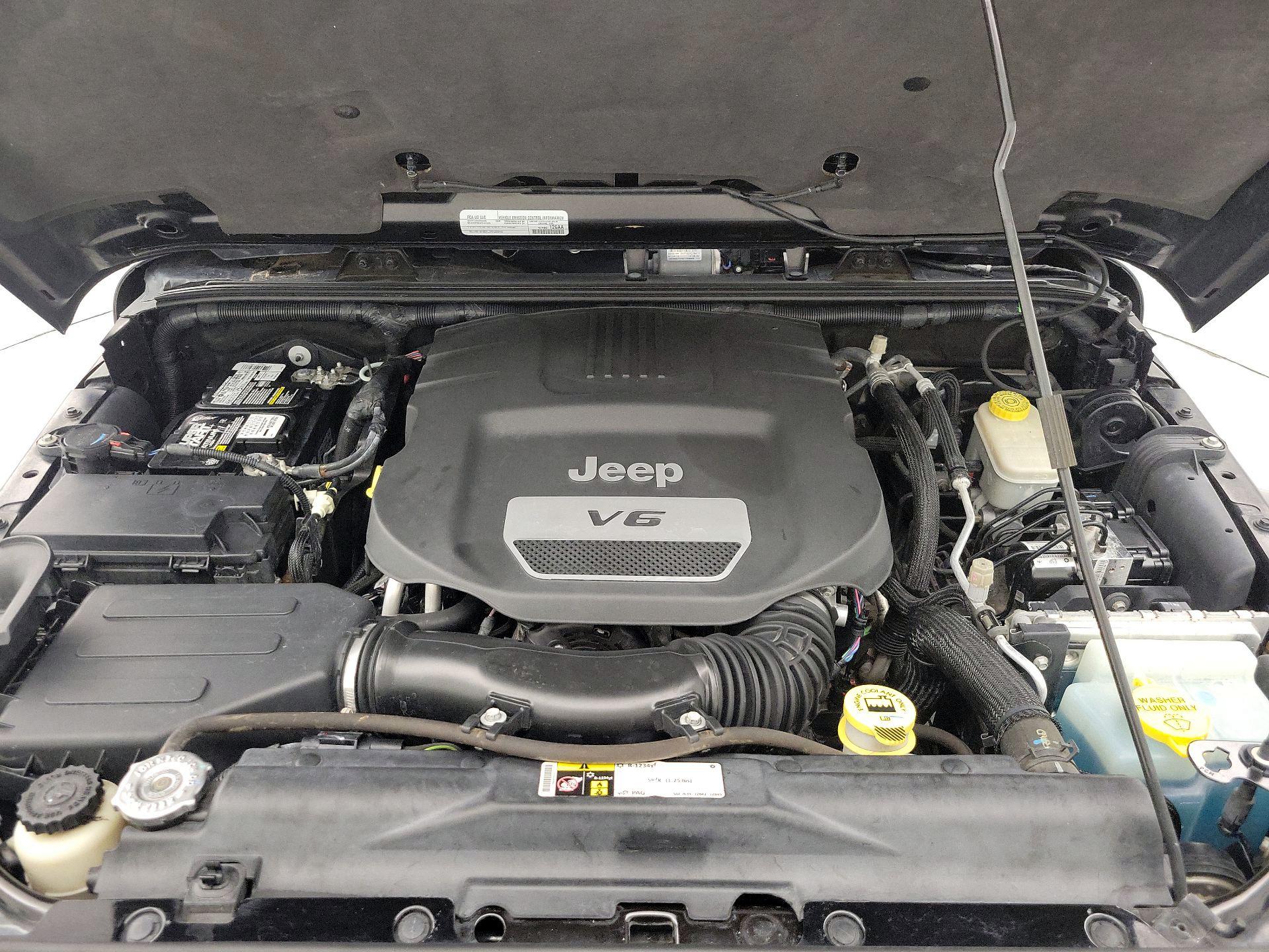 Thumbnail: 2015 Jeep Wrangler - 19