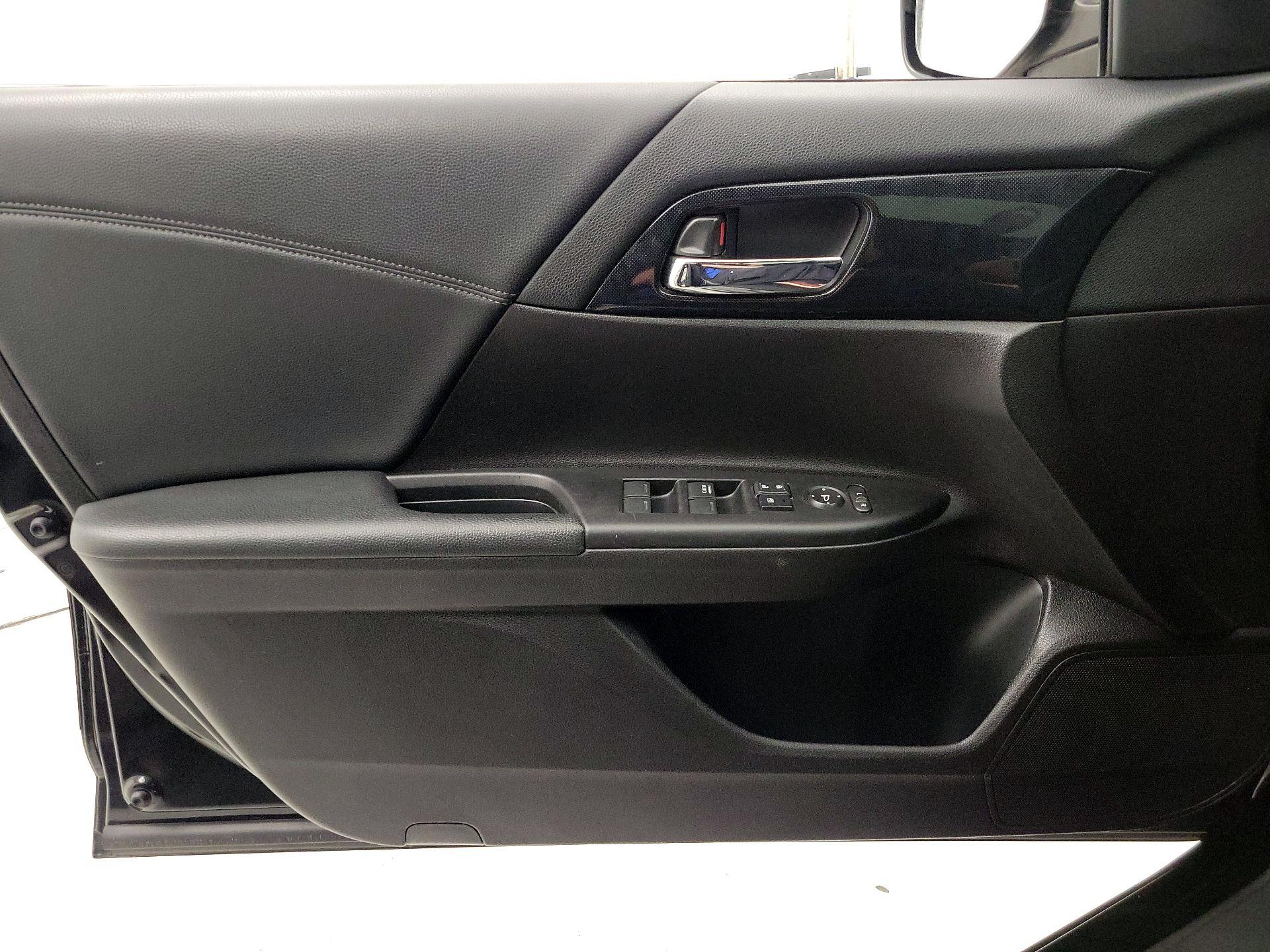 Thumbnail: 2015 Honda Accord - 12