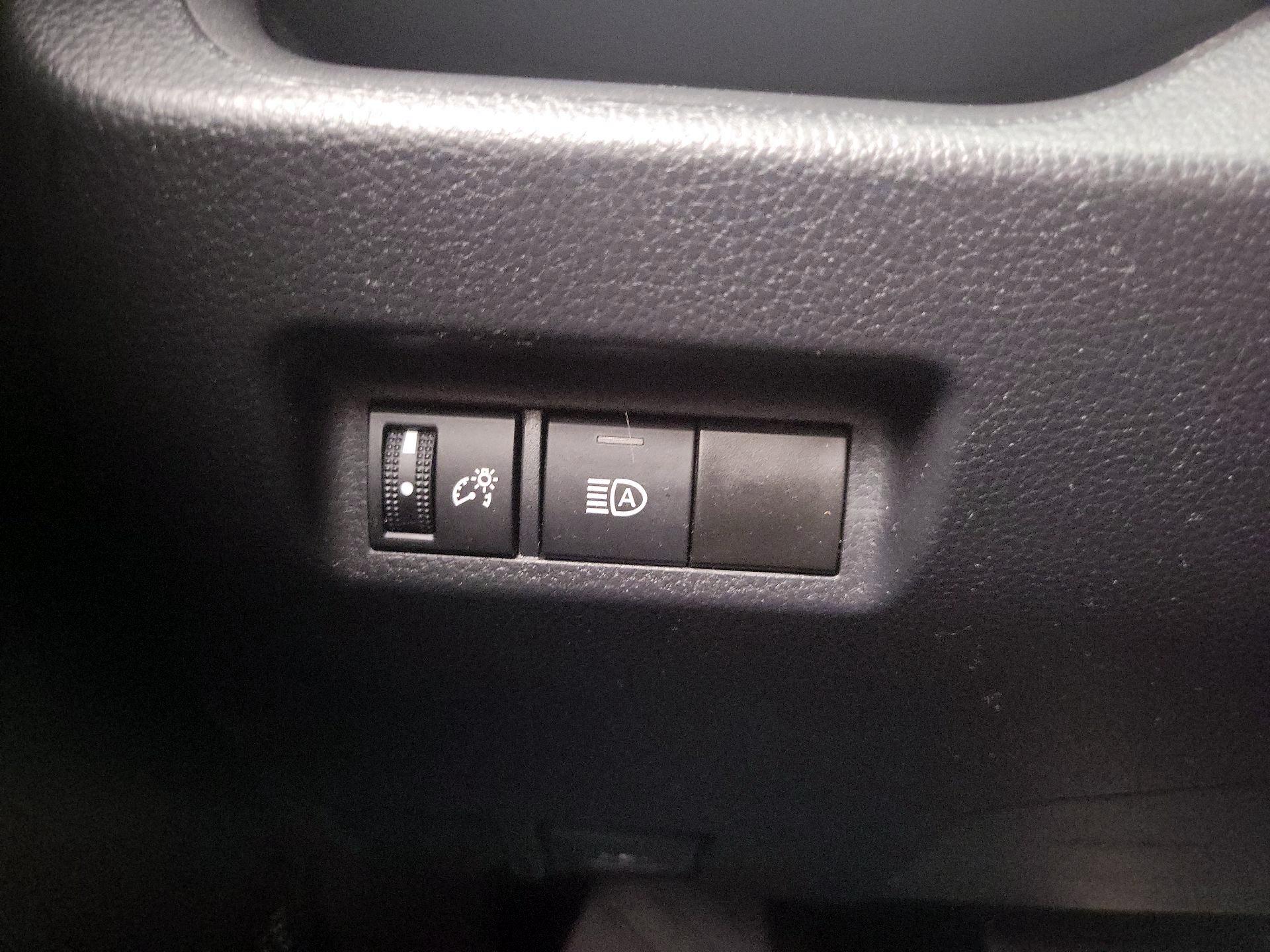 Thumbnail: 2022 Toyota RAV4 - 13