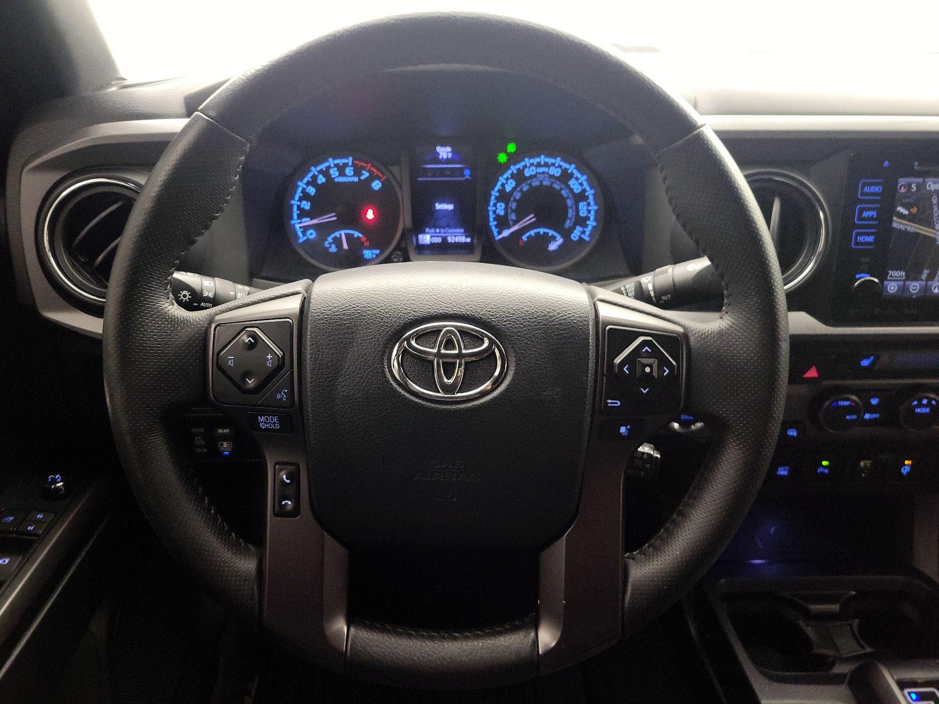 Thumbnail: 2017 Toyota Tacoma - 10