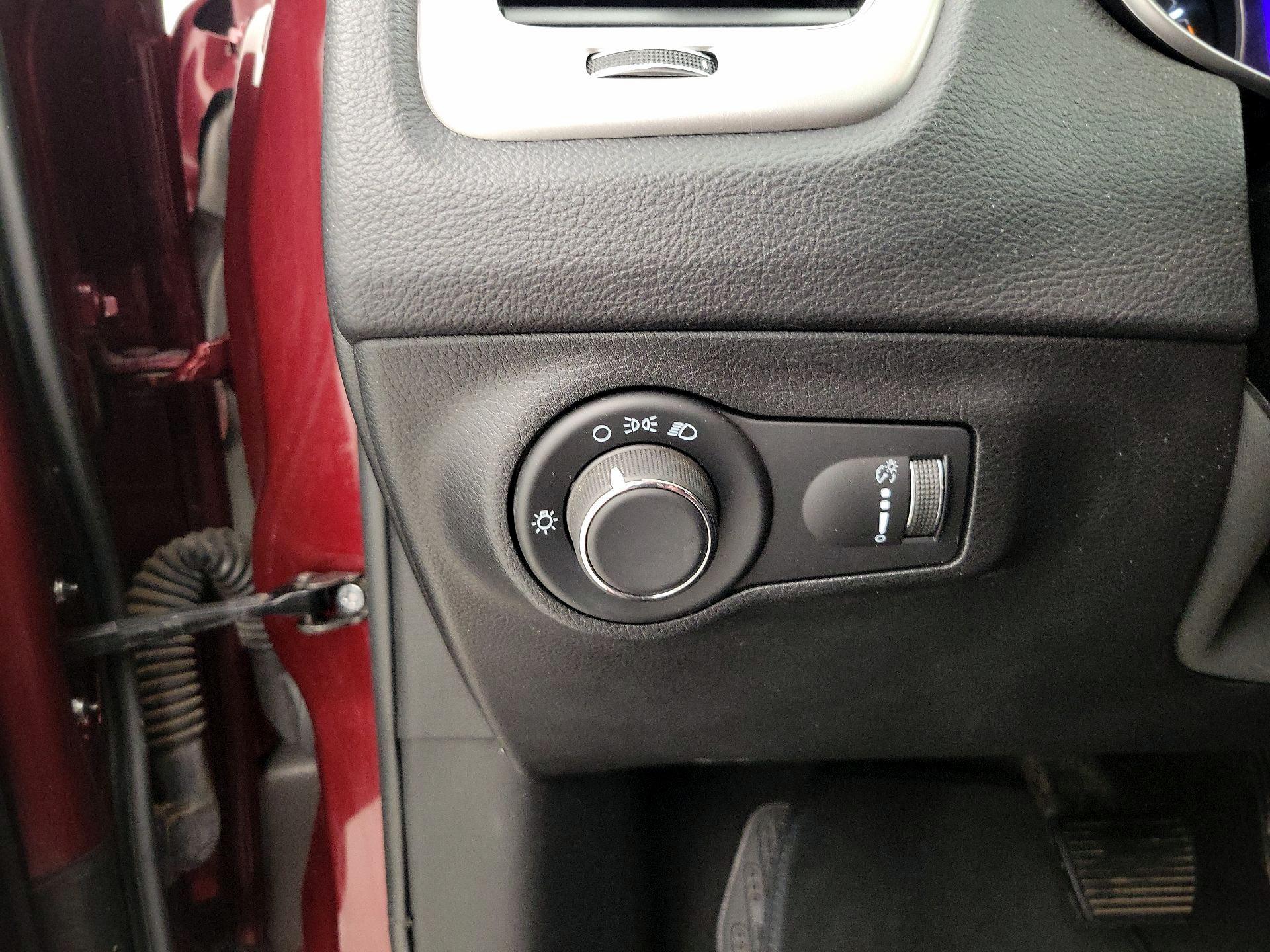 Thumbnail: 2021 Jeep Compass - 13