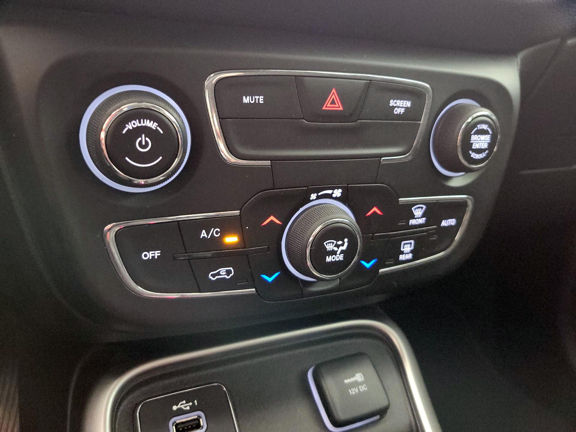 Thumbnail: 2021 Jeep Compass - 16