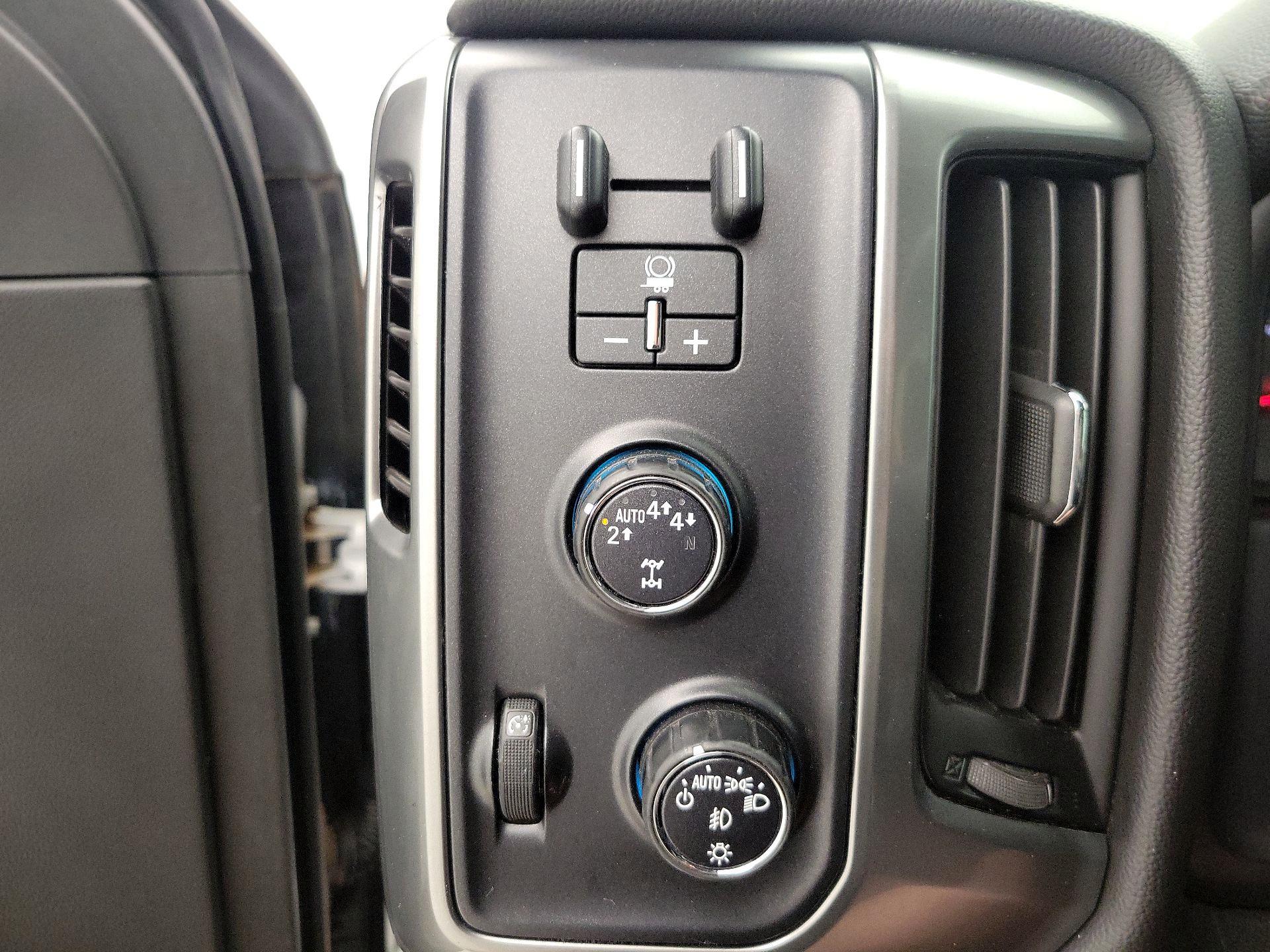 Thumbnail: 2017 Chevrolet Silverado 1500 - 13