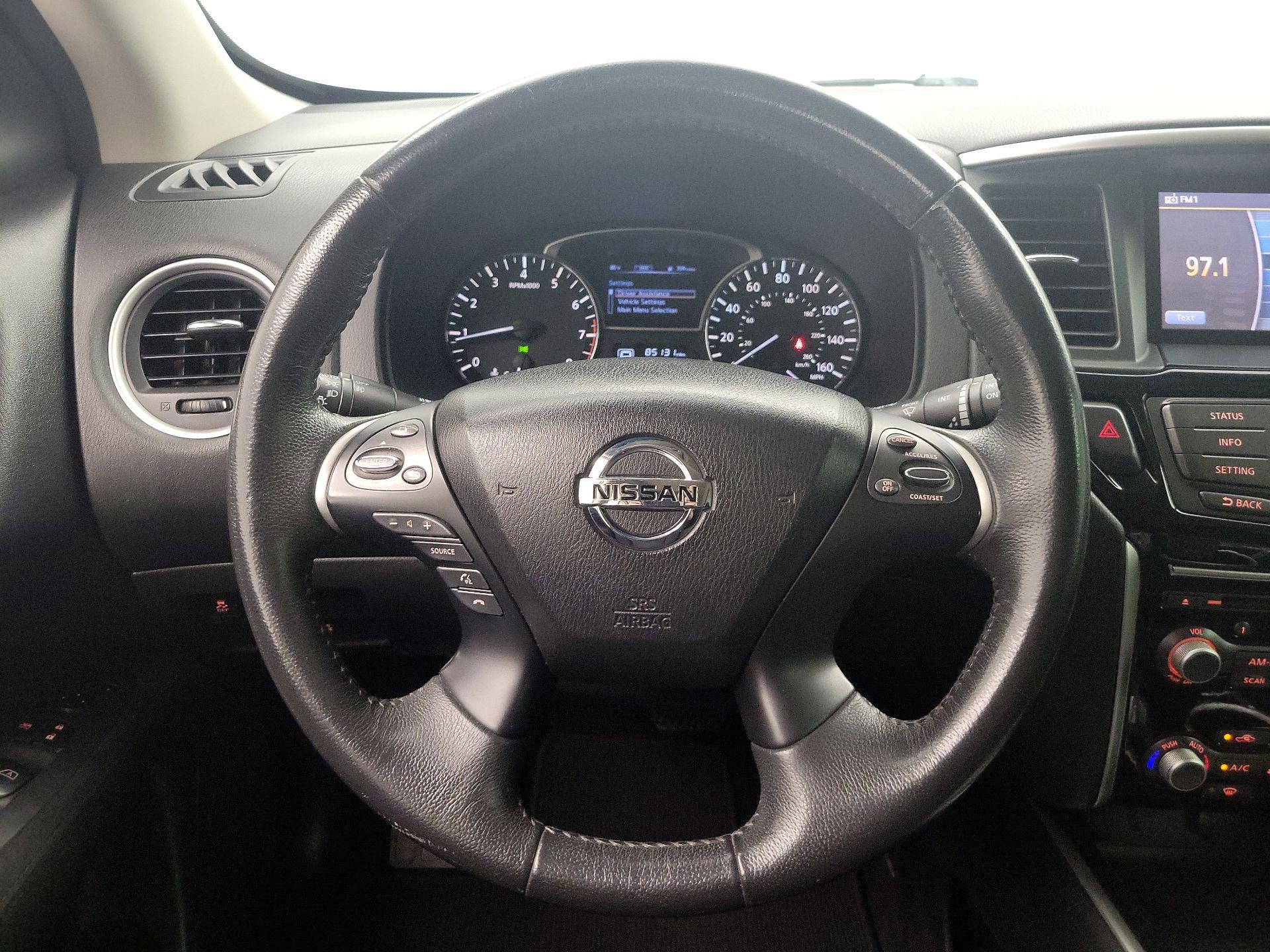 Thumbnail: 2015 Nissan Pathfinder - 10
