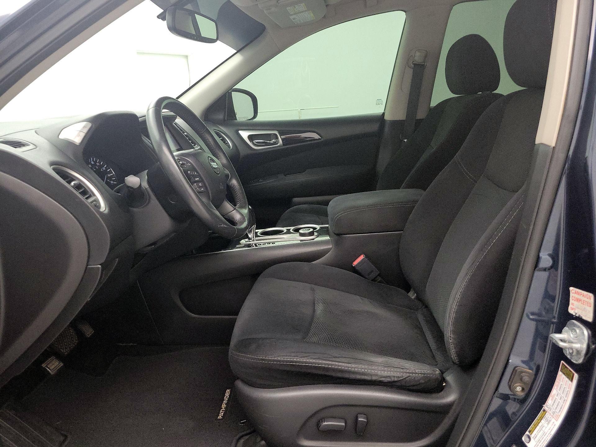 Thumbnail: 2015 Nissan Pathfinder - 11
