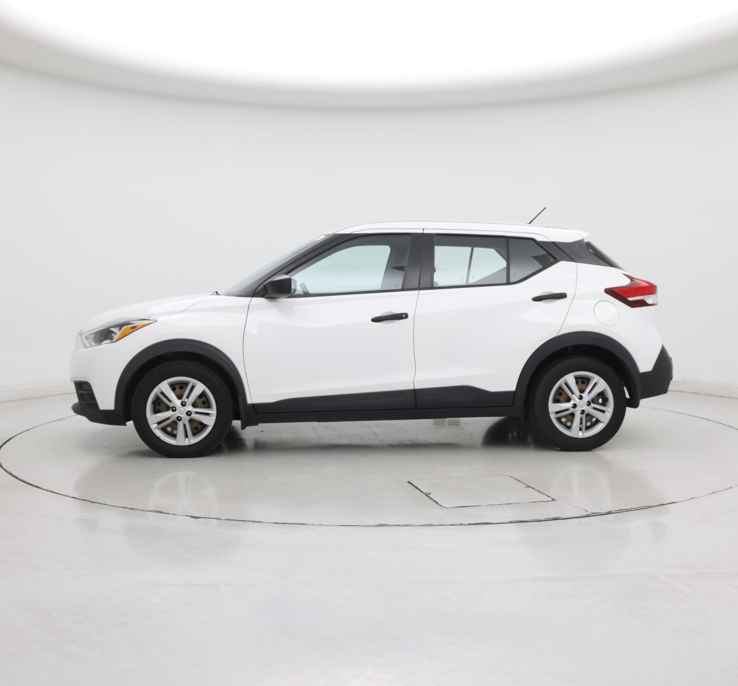 Thumbnail: 2020 Nissan Kicks - 3