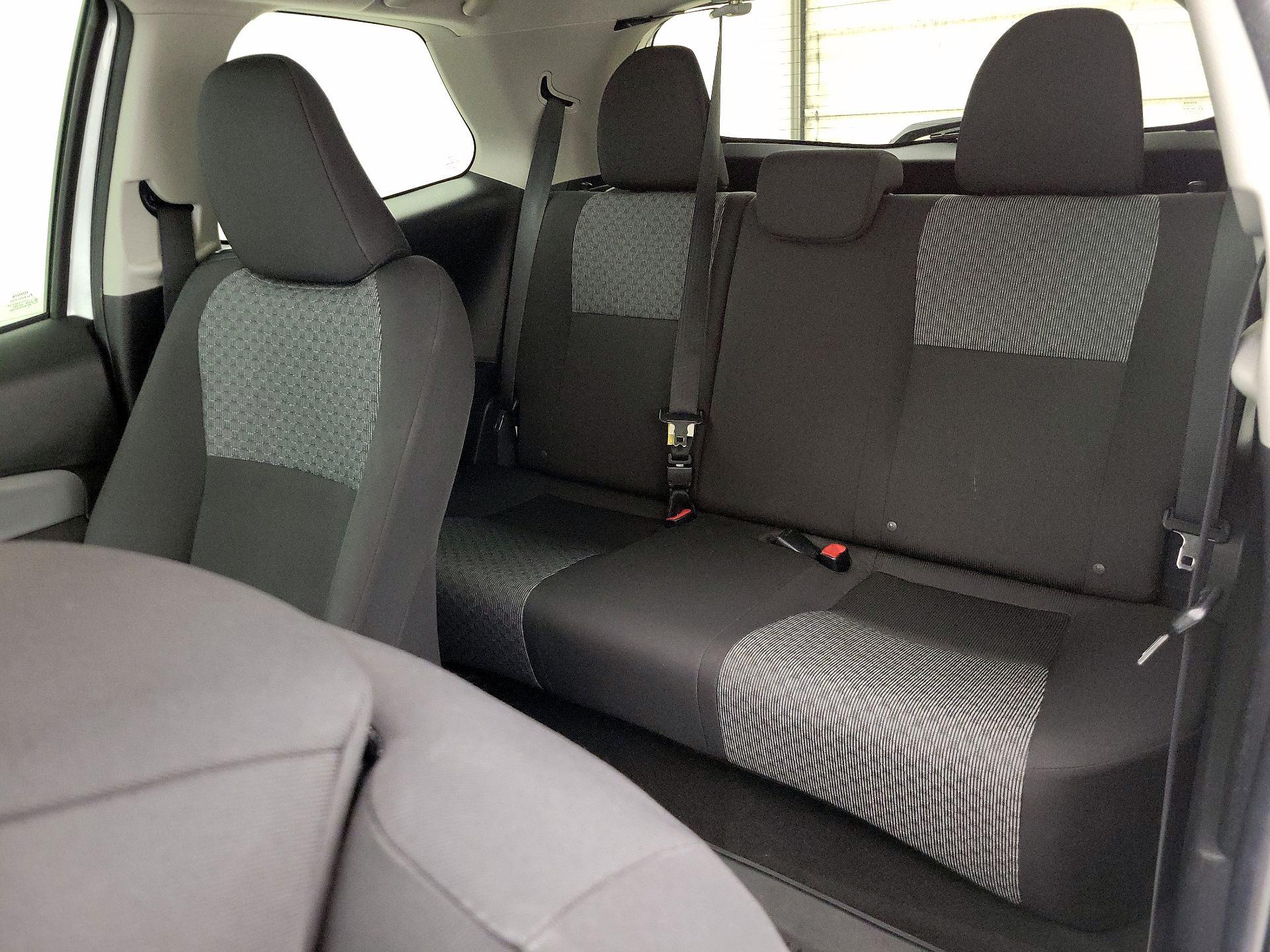 Thumbnail: 2015 Toyota Yaris - 19