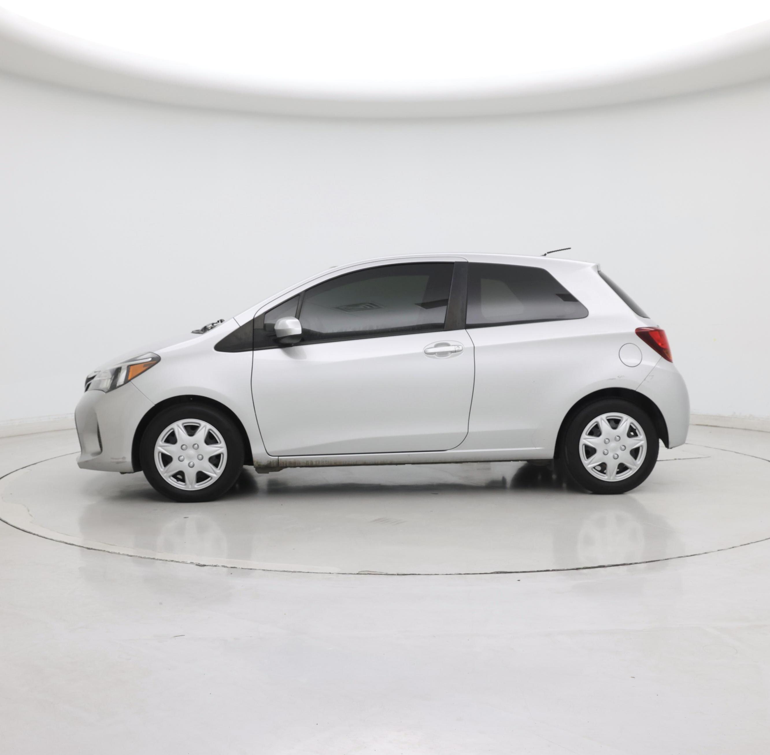 Thumbnail: 2015 Toyota Yaris - 3