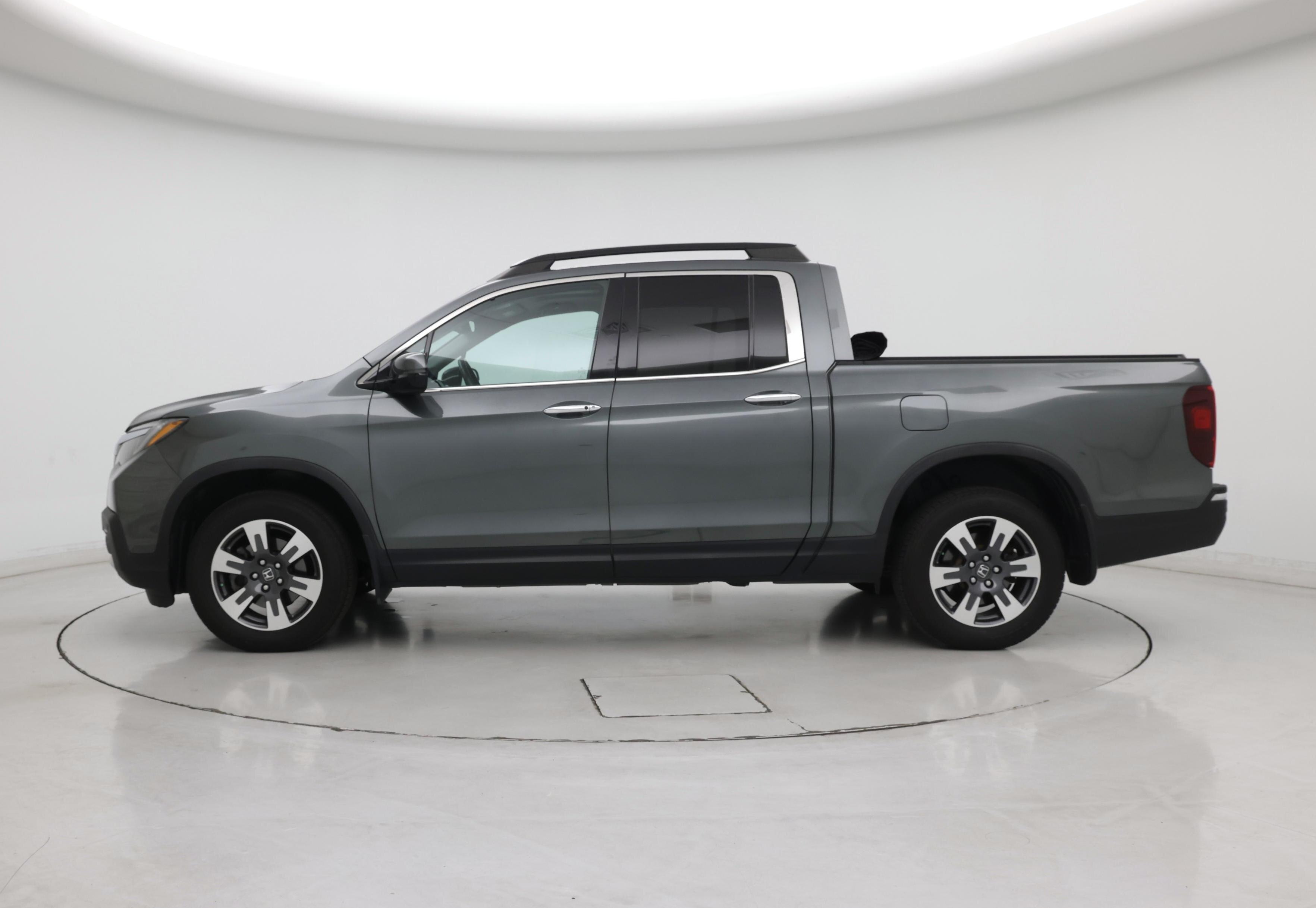 Thumbnail: 2017 Honda Ridgeline - 3