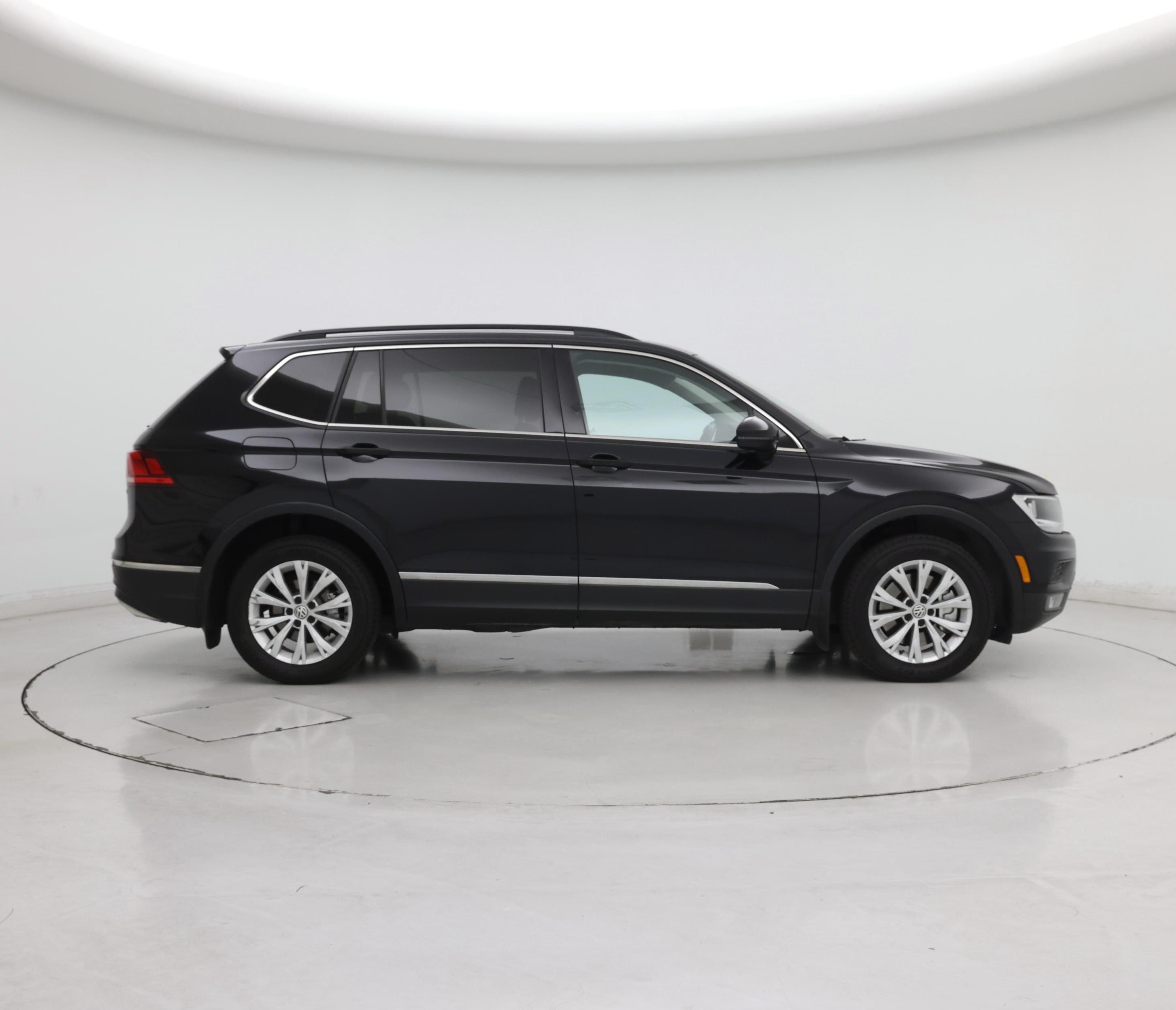 Thumbnail: 2018 Volkswagen Tiguan - 7