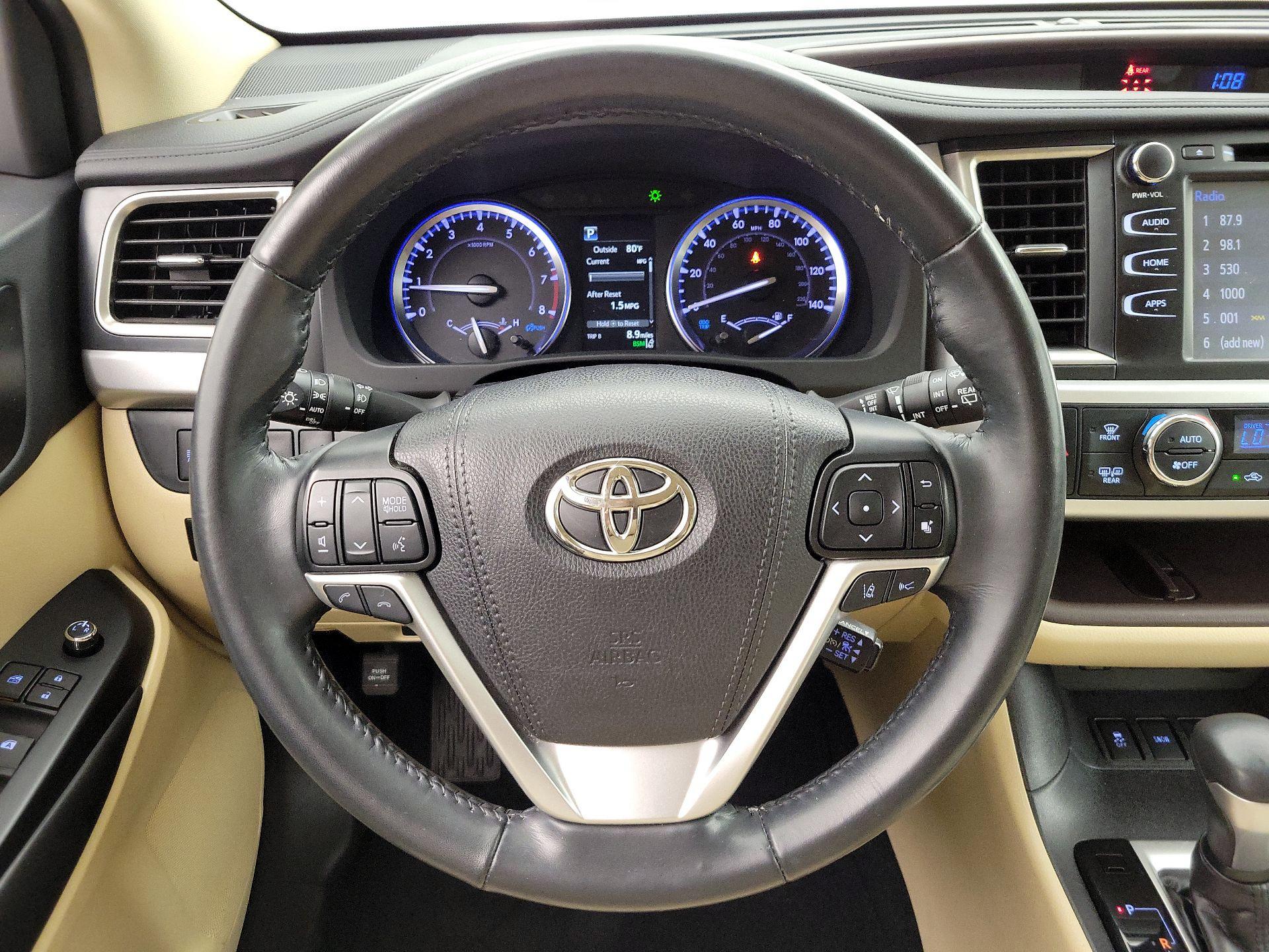 Thumbnail: 2019 Toyota Highlander - 10