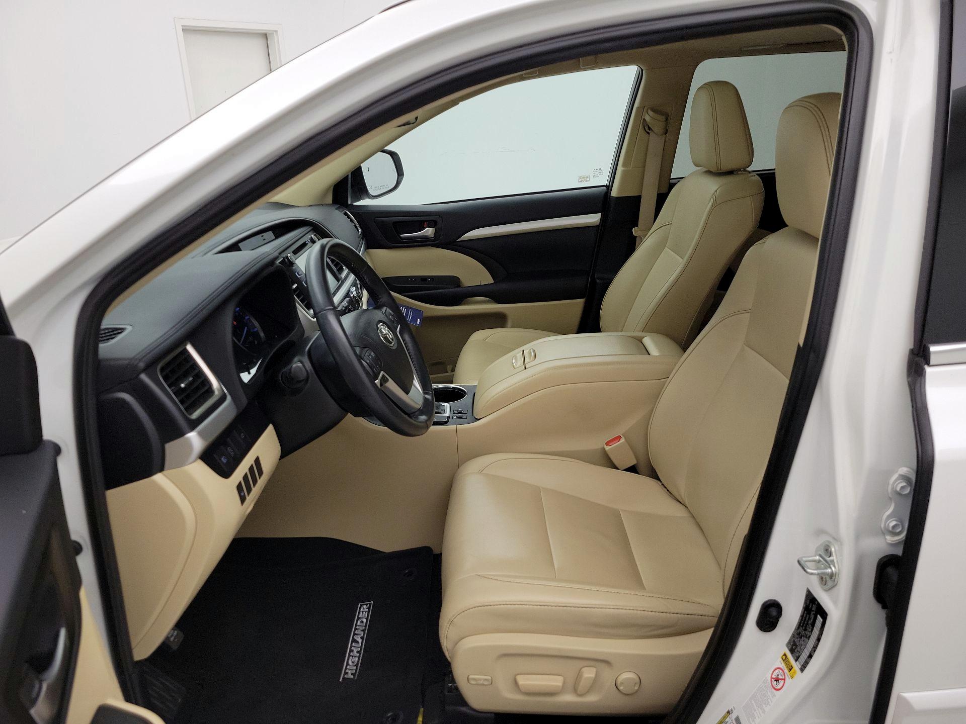 Thumbnail: 2019 Toyota Highlander - 11