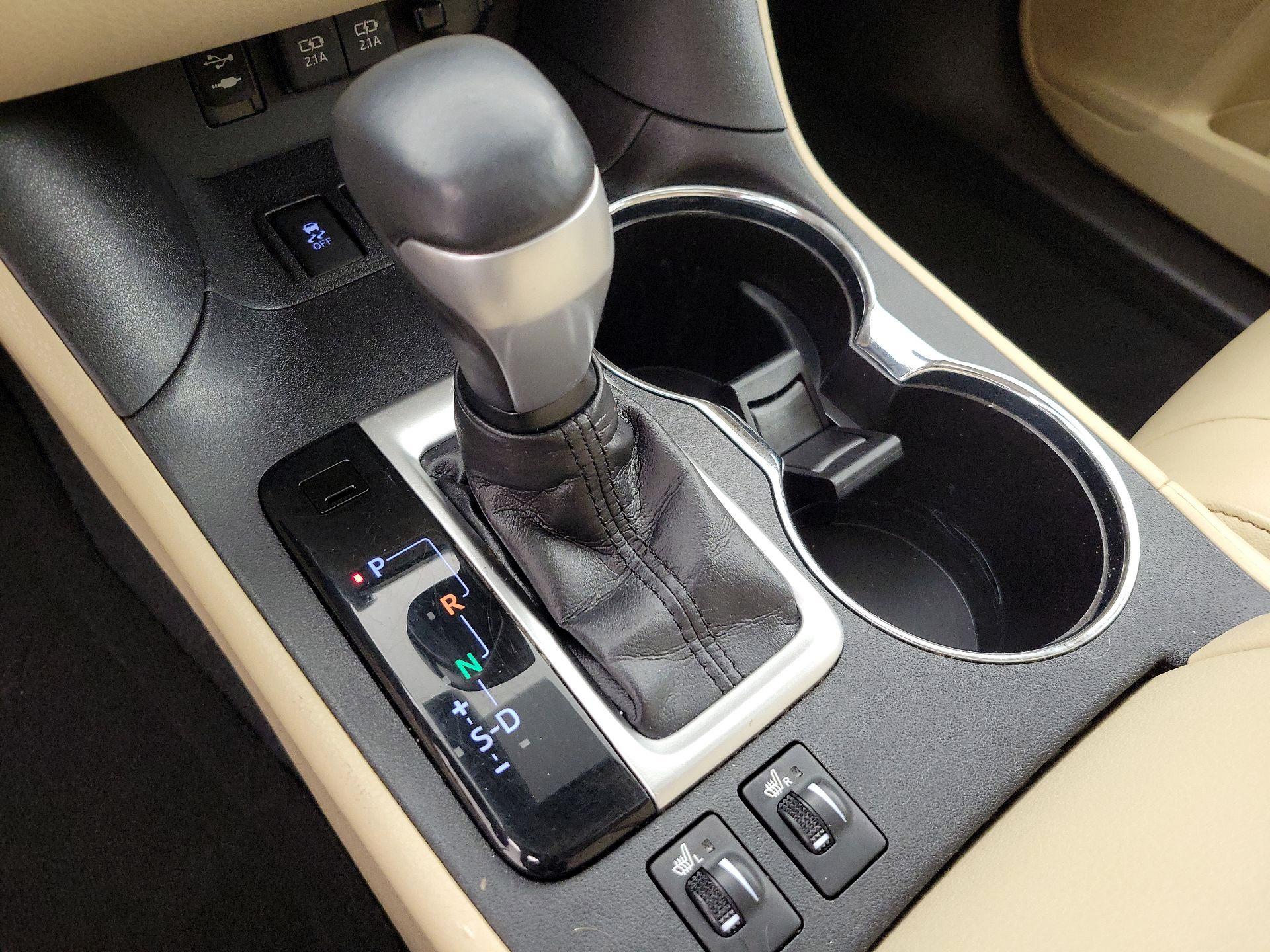 Thumbnail: 2019 Toyota Highlander - 17