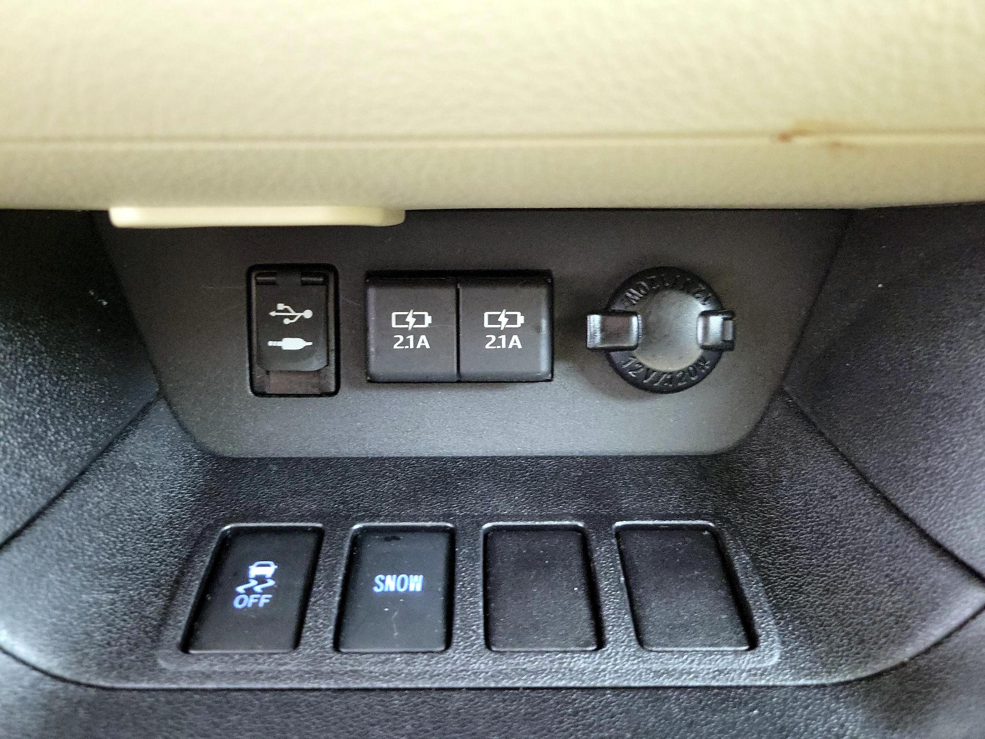 Thumbnail: 2019 Toyota Highlander - 18