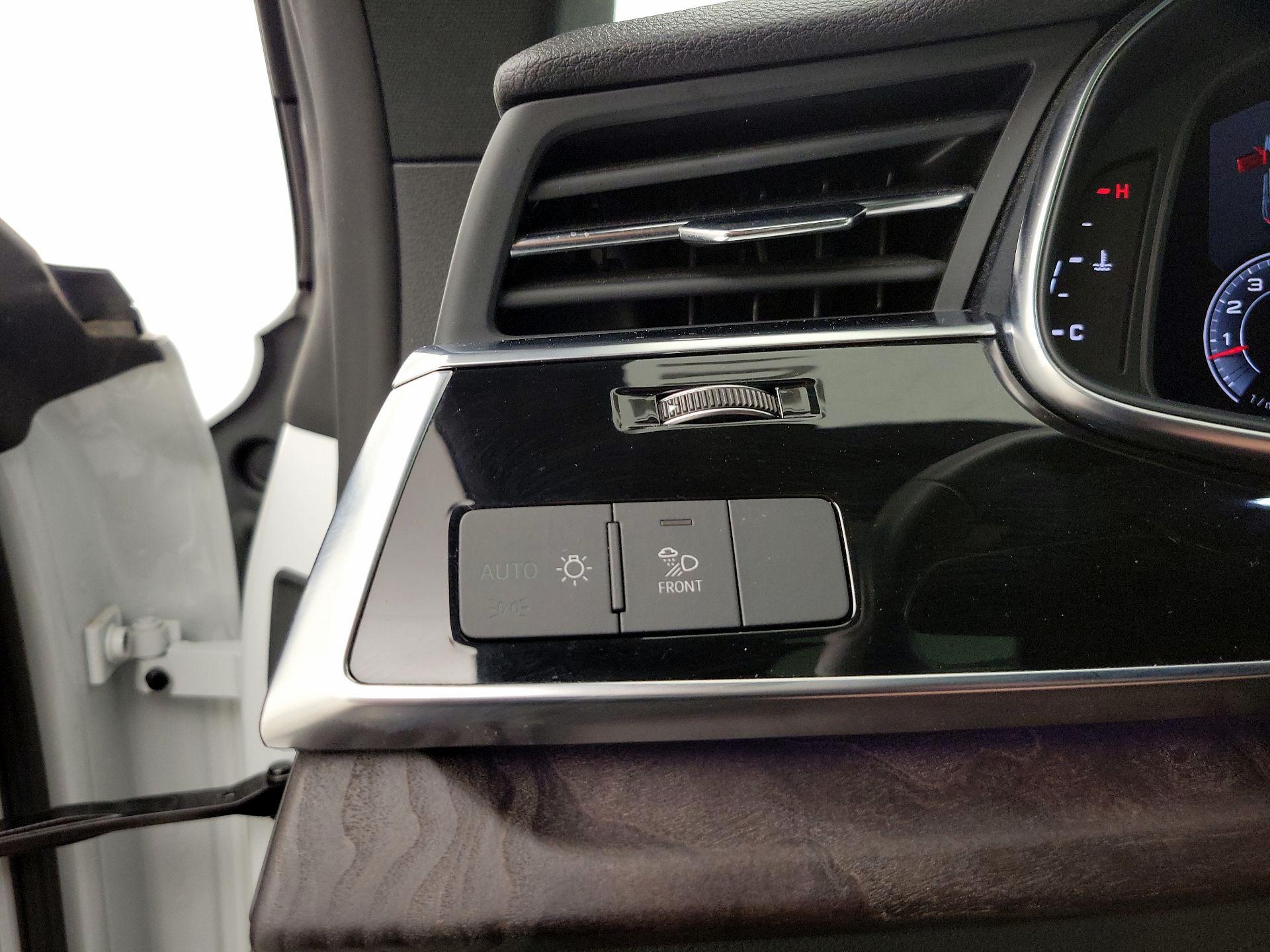 Thumbnail: 2020 Audi Q8 - 13