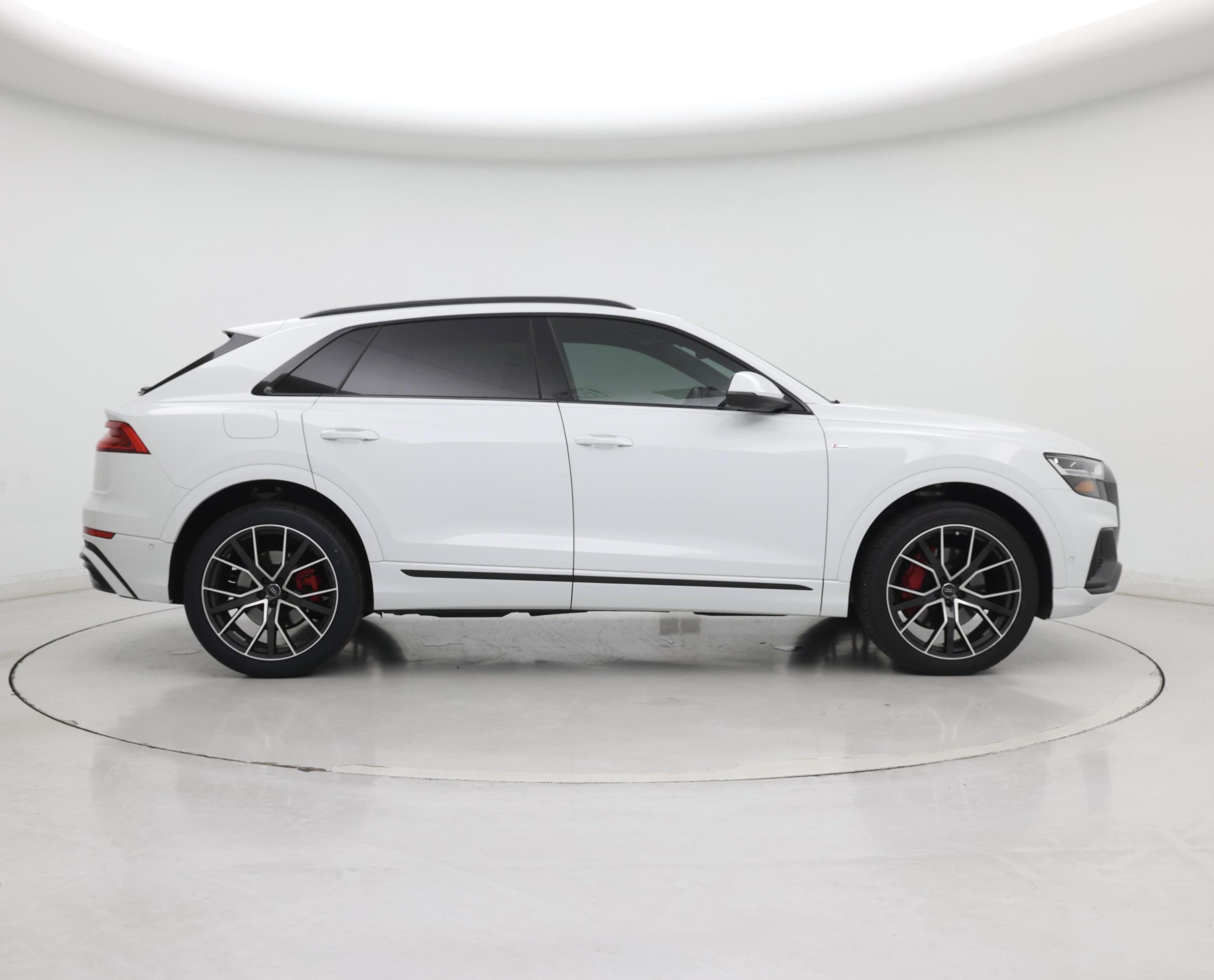 Thumbnail: 2020 Audi Q8 - 7