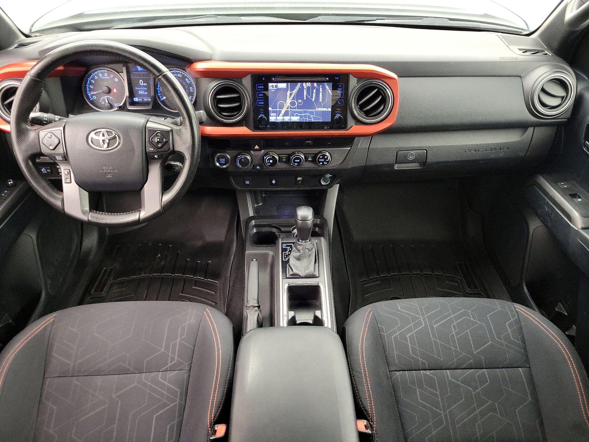 Thumbnail: 2016 Toyota Tacoma - 9