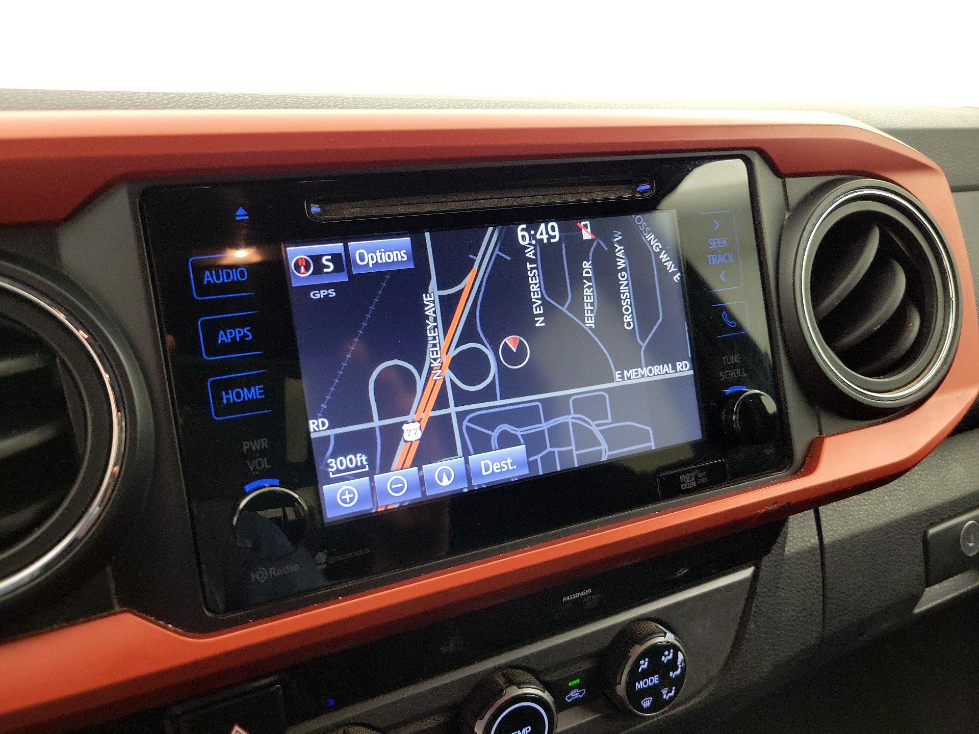 Thumbnail: 2016 Toyota Tacoma - 14