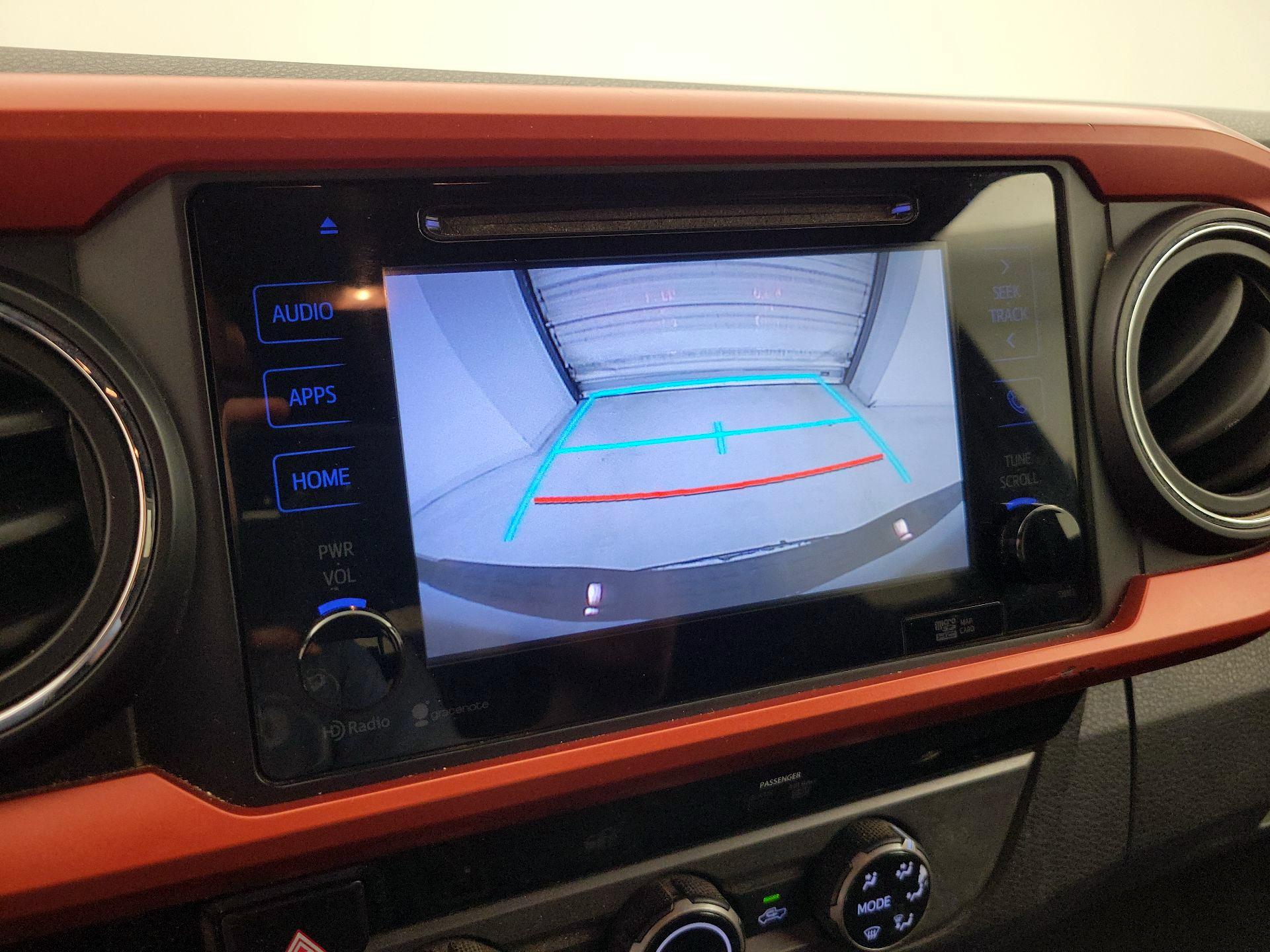 Thumbnail: 2016 Toyota Tacoma - 15