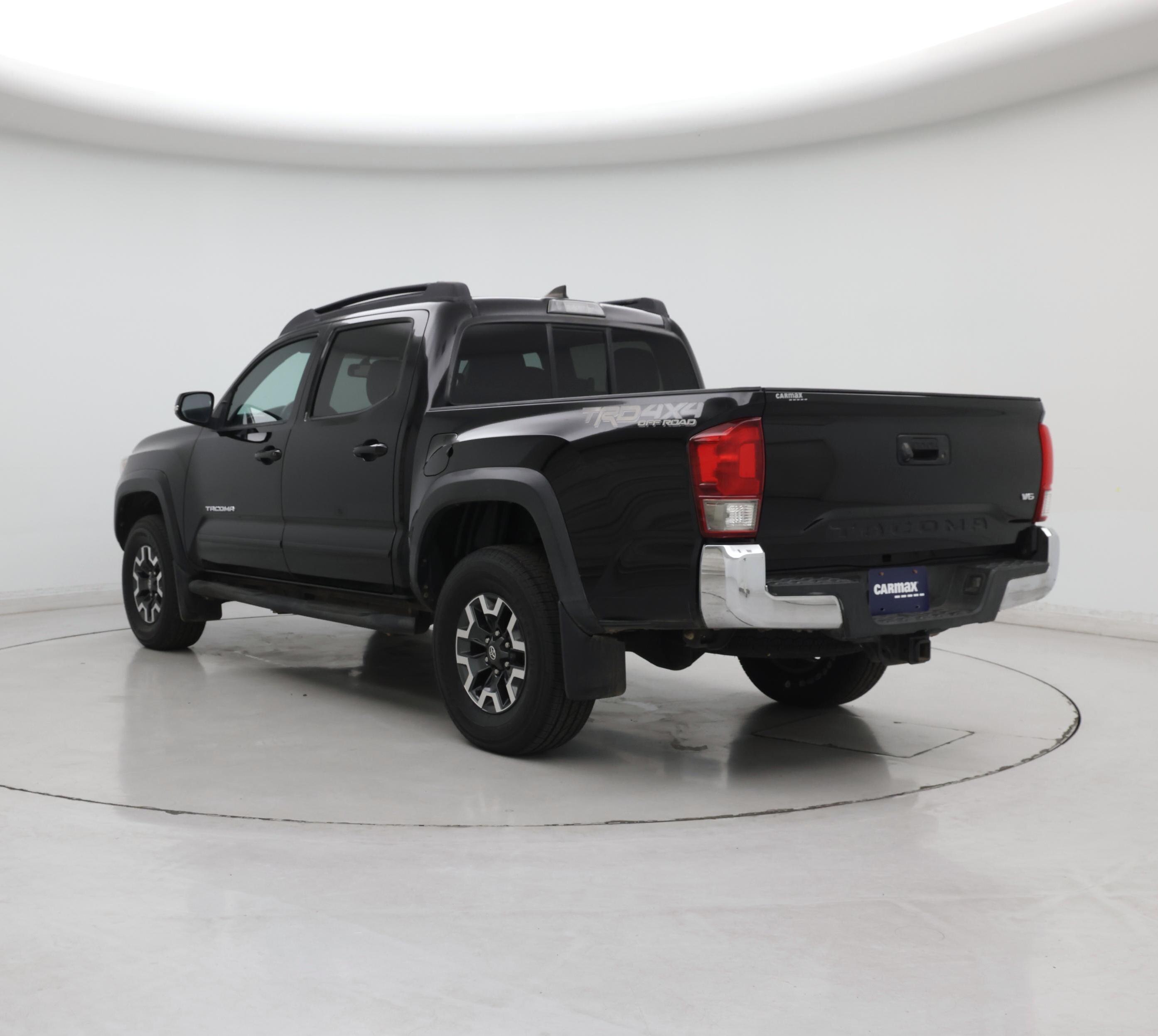 Thumbnail: 2016 Toyota Tacoma - 2