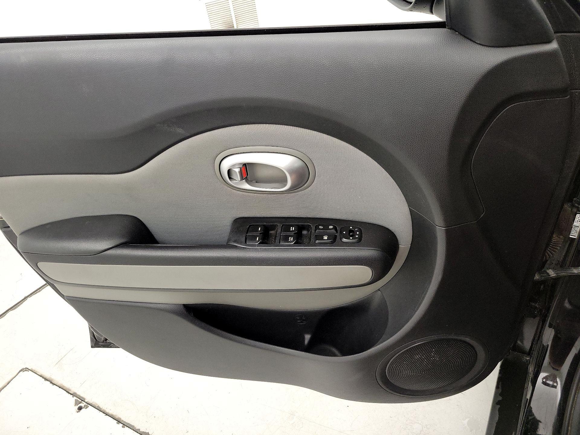 Thumbnail: 2016 Kia Soul - 12