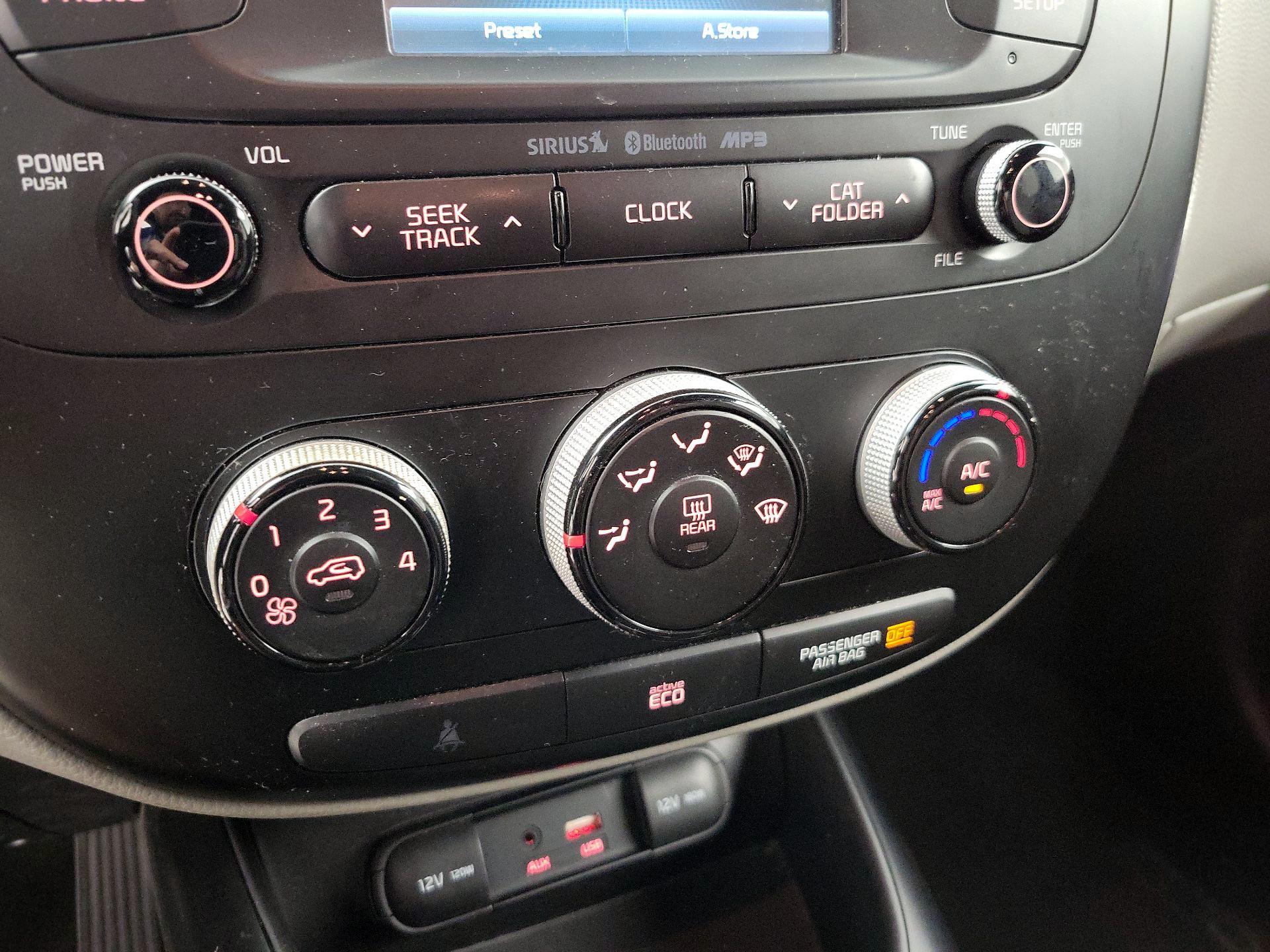 Thumbnail: 2016 Kia Soul - 16