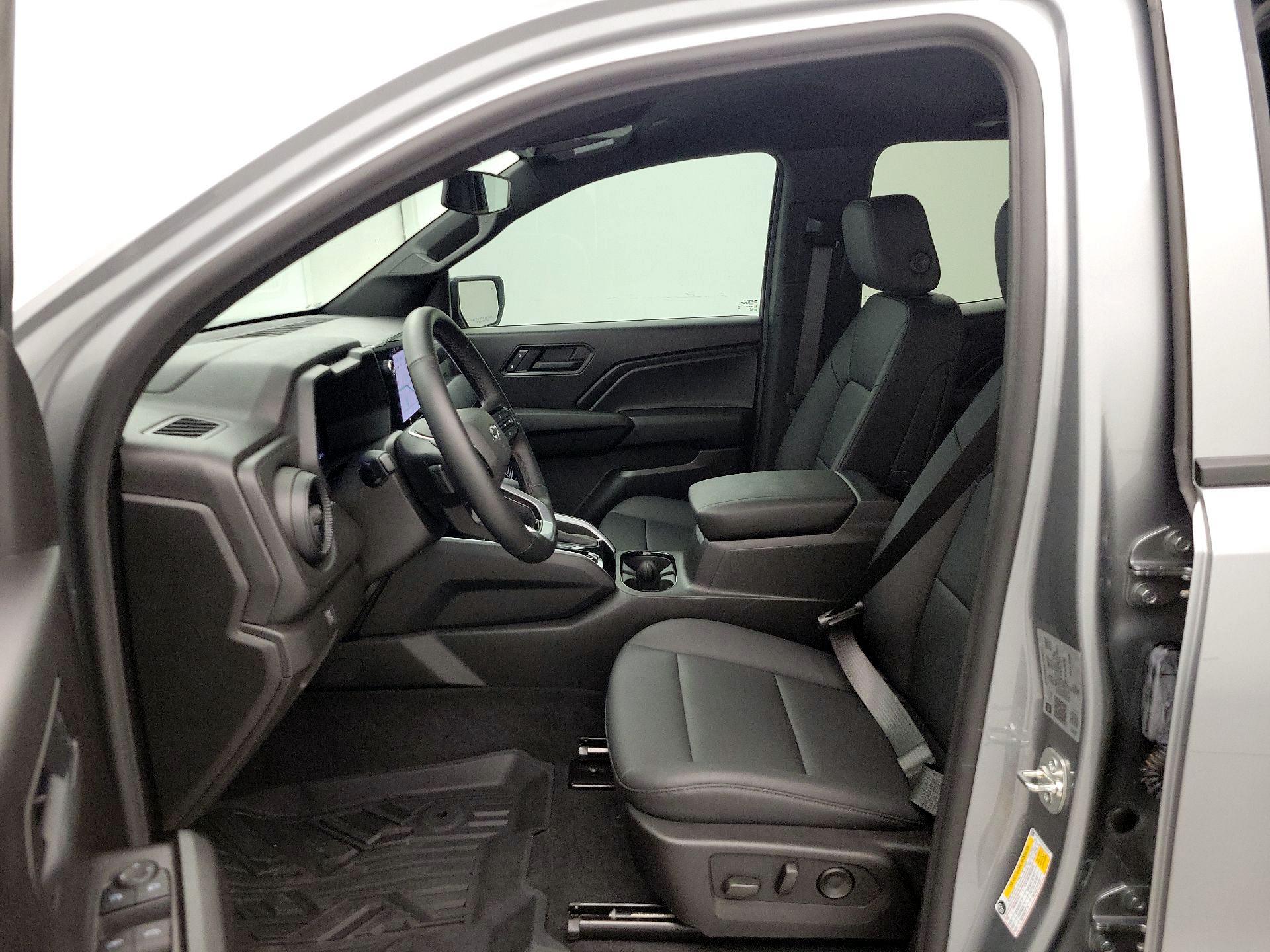 Thumbnail: 2025 Chevrolet Colorado - 11
