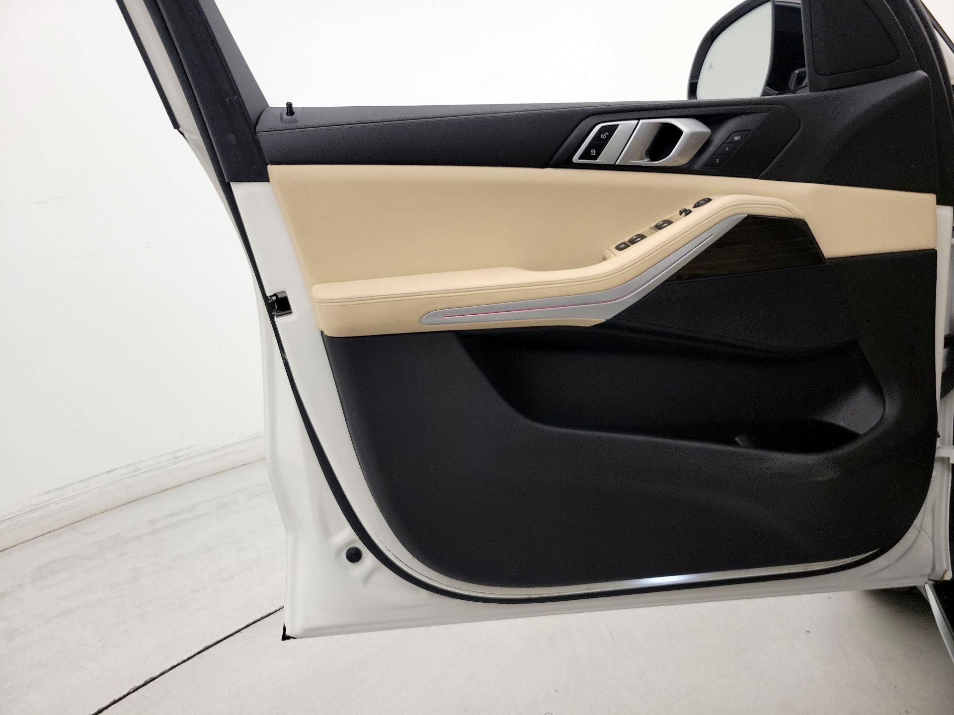 Thumbnail: 2021 BMW X5 - 12