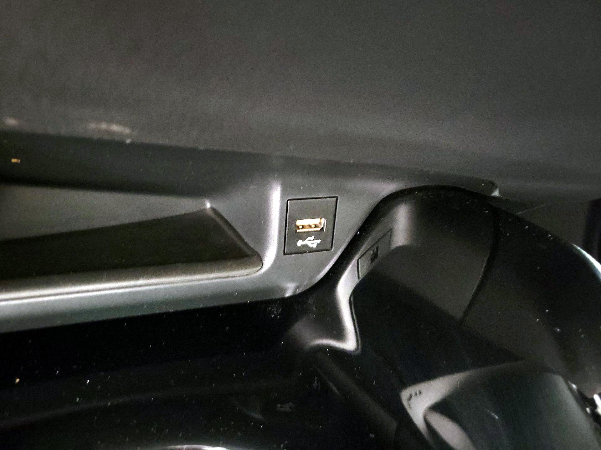 Thumbnail: 2020 Toyota C-HR - 18