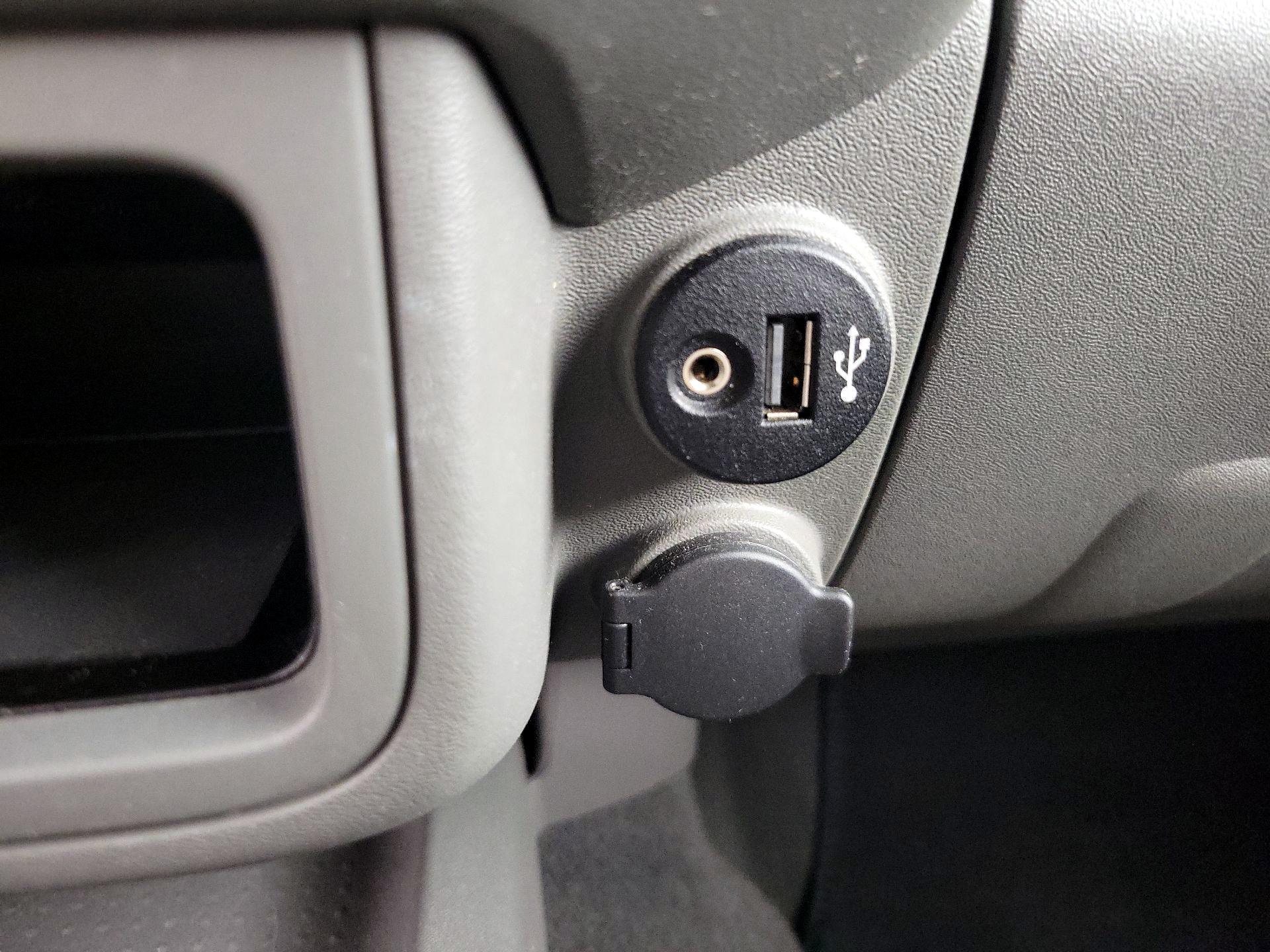 Thumbnail: 2019 Nissan Frontier - 18