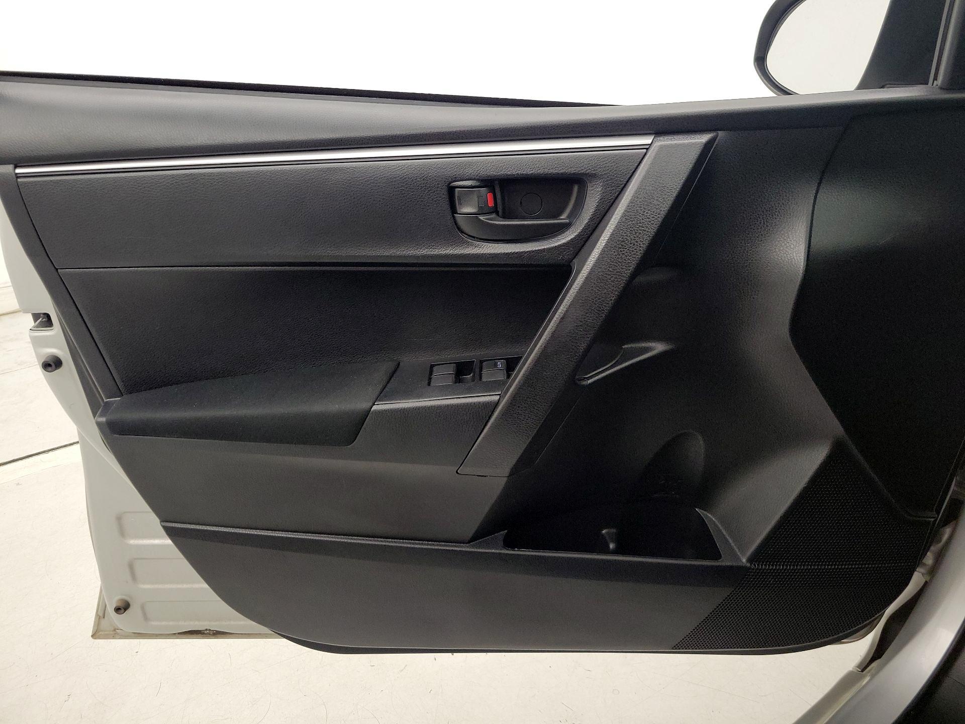 Thumbnail: 2014 Toyota Corolla - 12