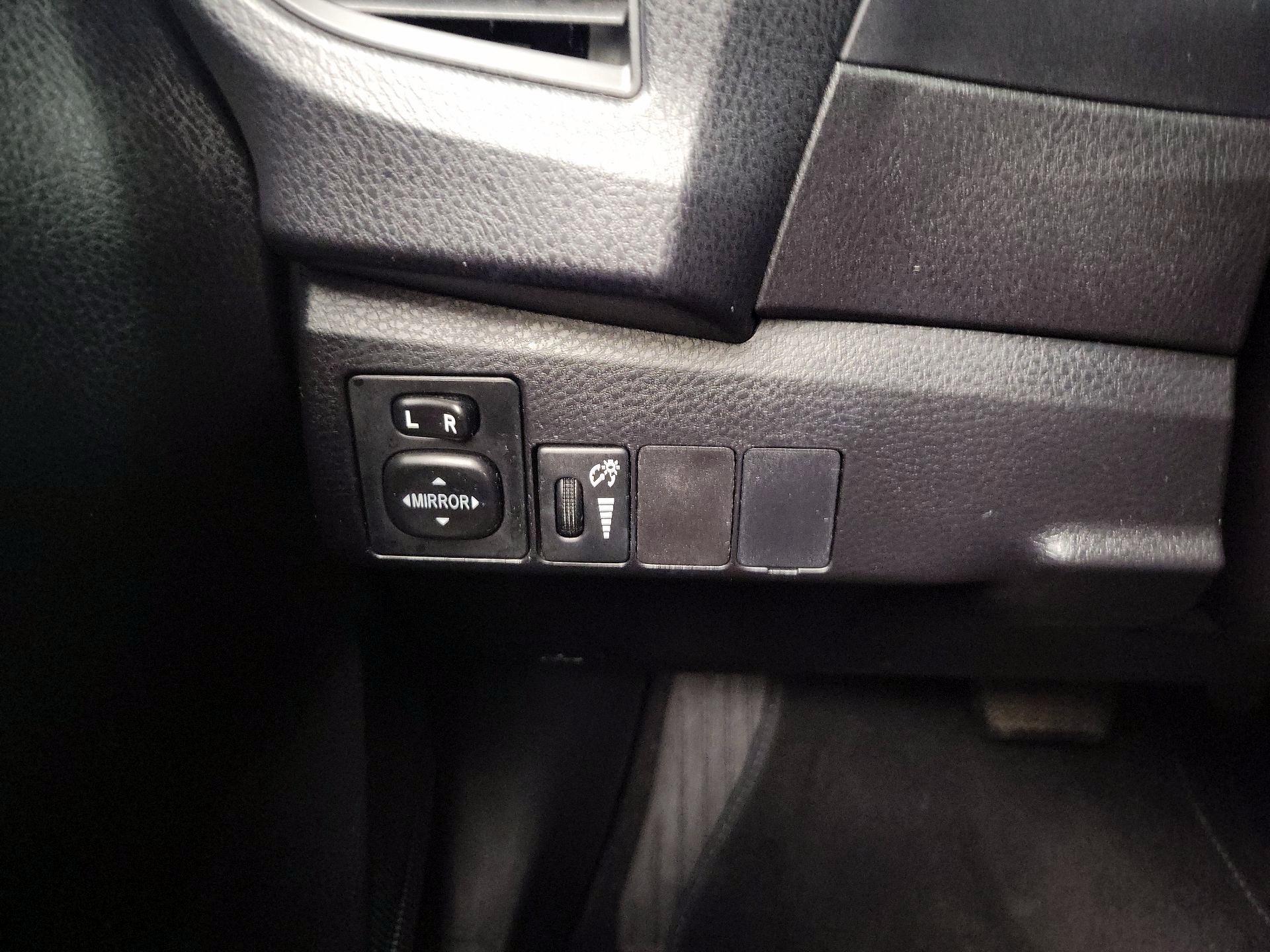 Thumbnail: 2014 Toyota Corolla - 13
