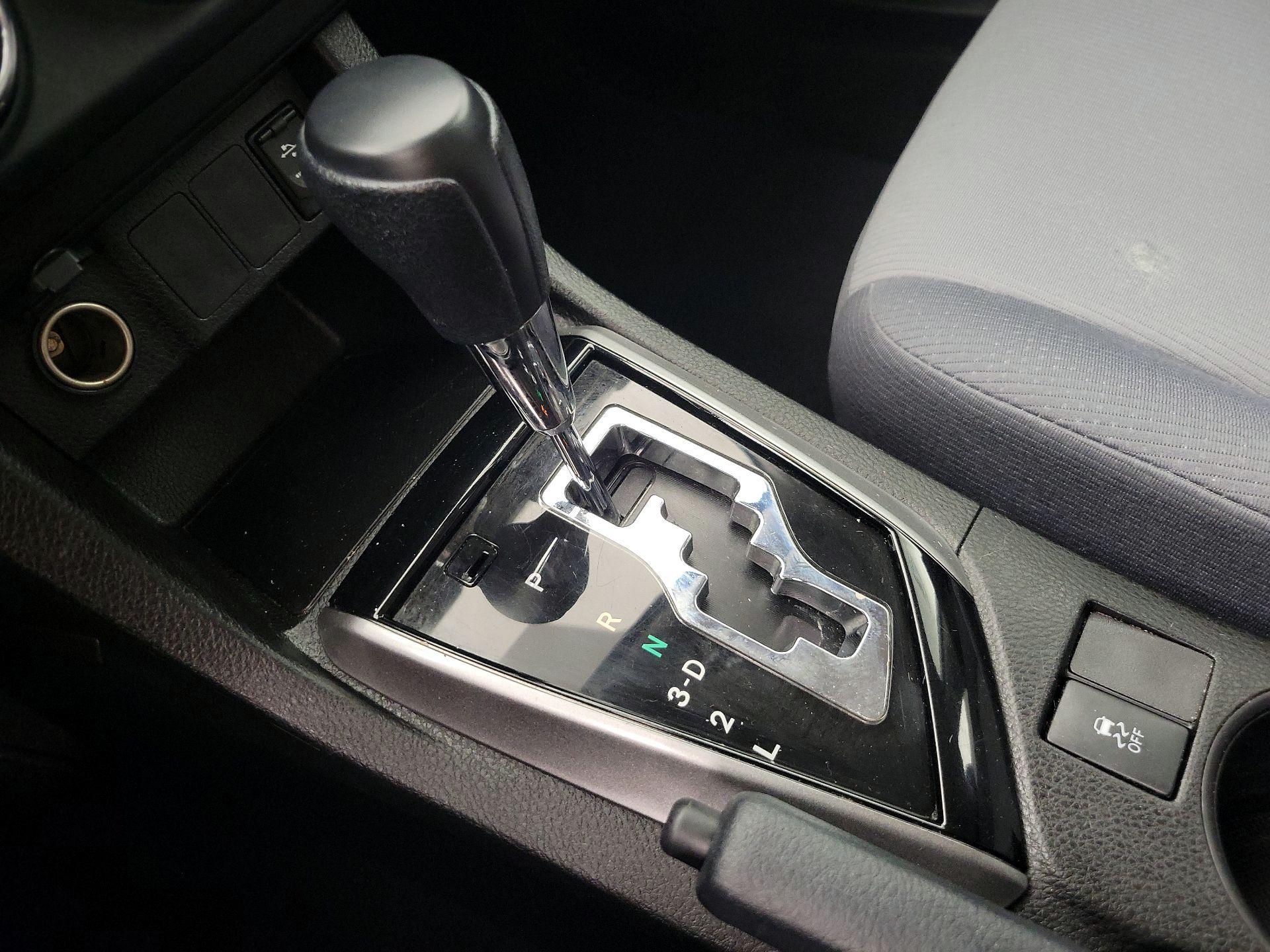 Thumbnail: 2014 Toyota Corolla - 16
