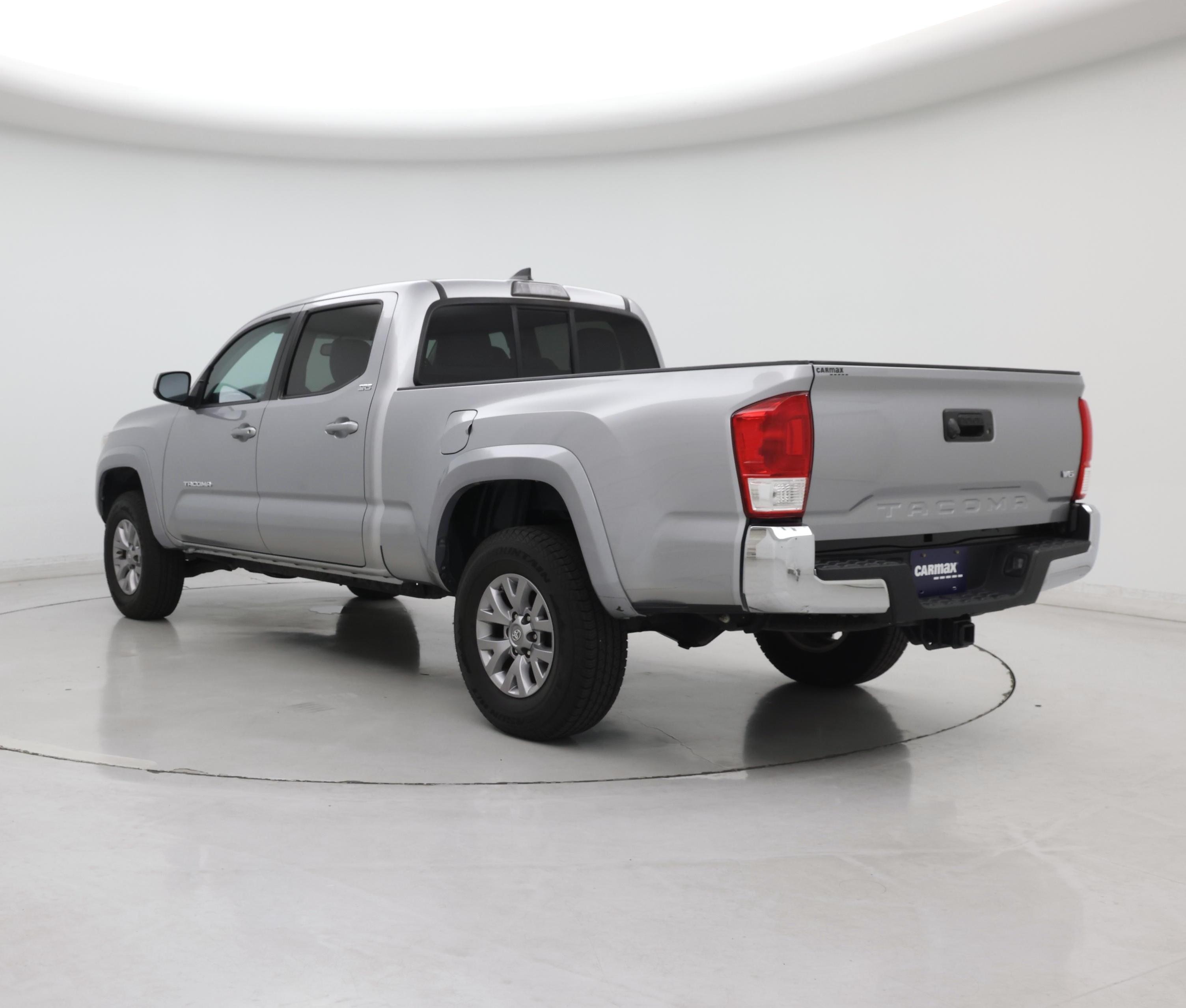 Thumbnail: 2017 Toyota Tacoma - 2