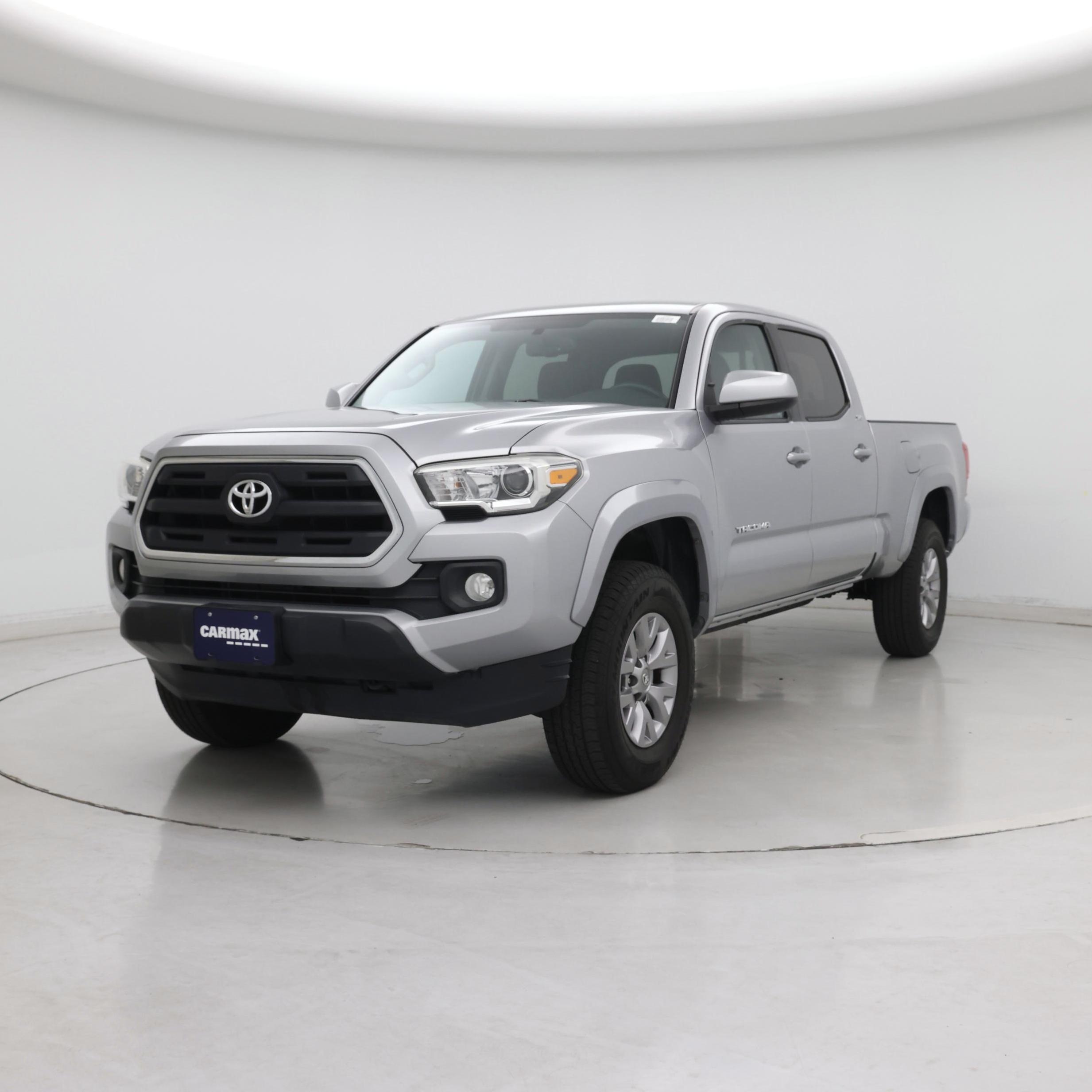 Thumbnail: 2017 Toyota Tacoma - 4