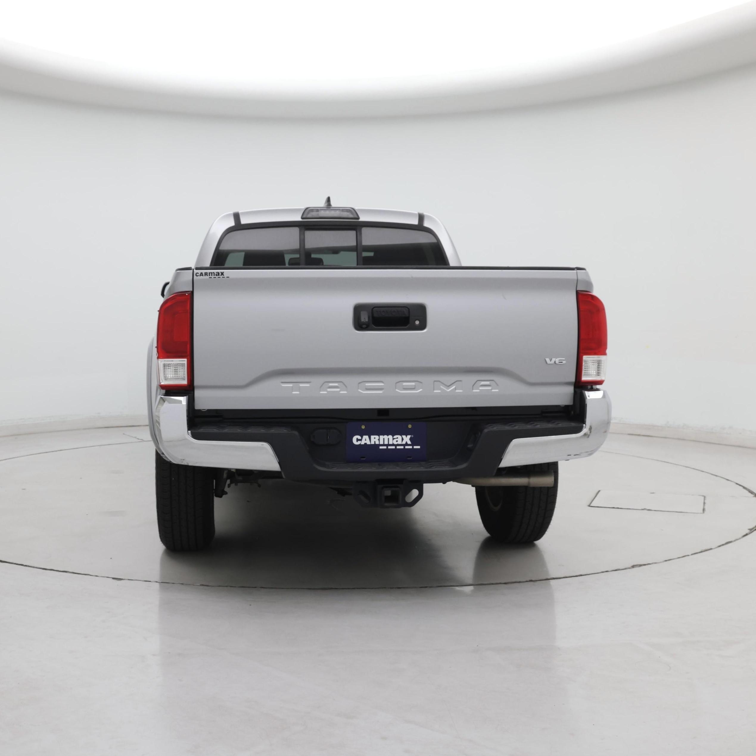 Thumbnail: 2017 Toyota Tacoma - 6