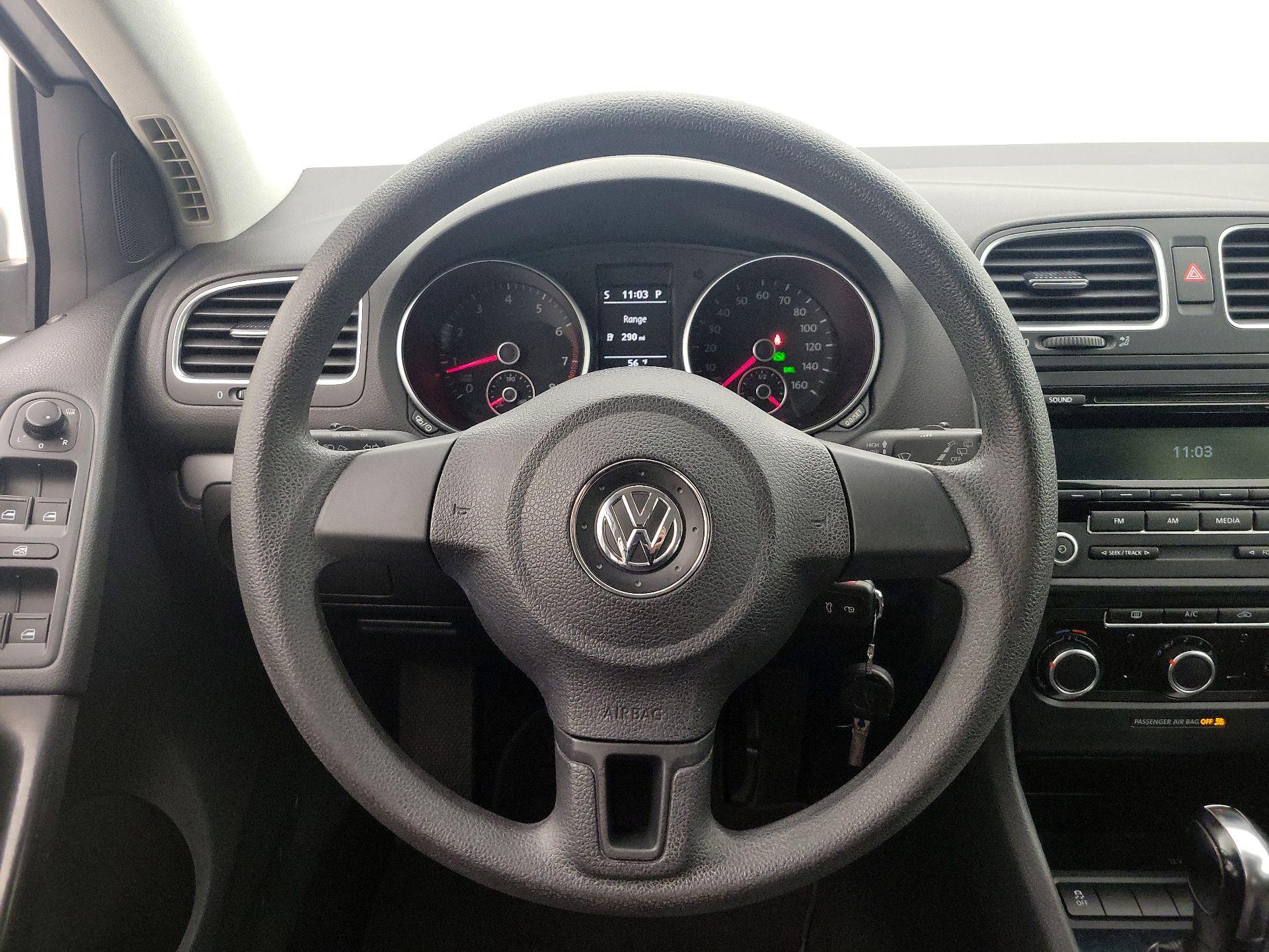 Thumbnail: 2014 Volkswagen Golf - 10