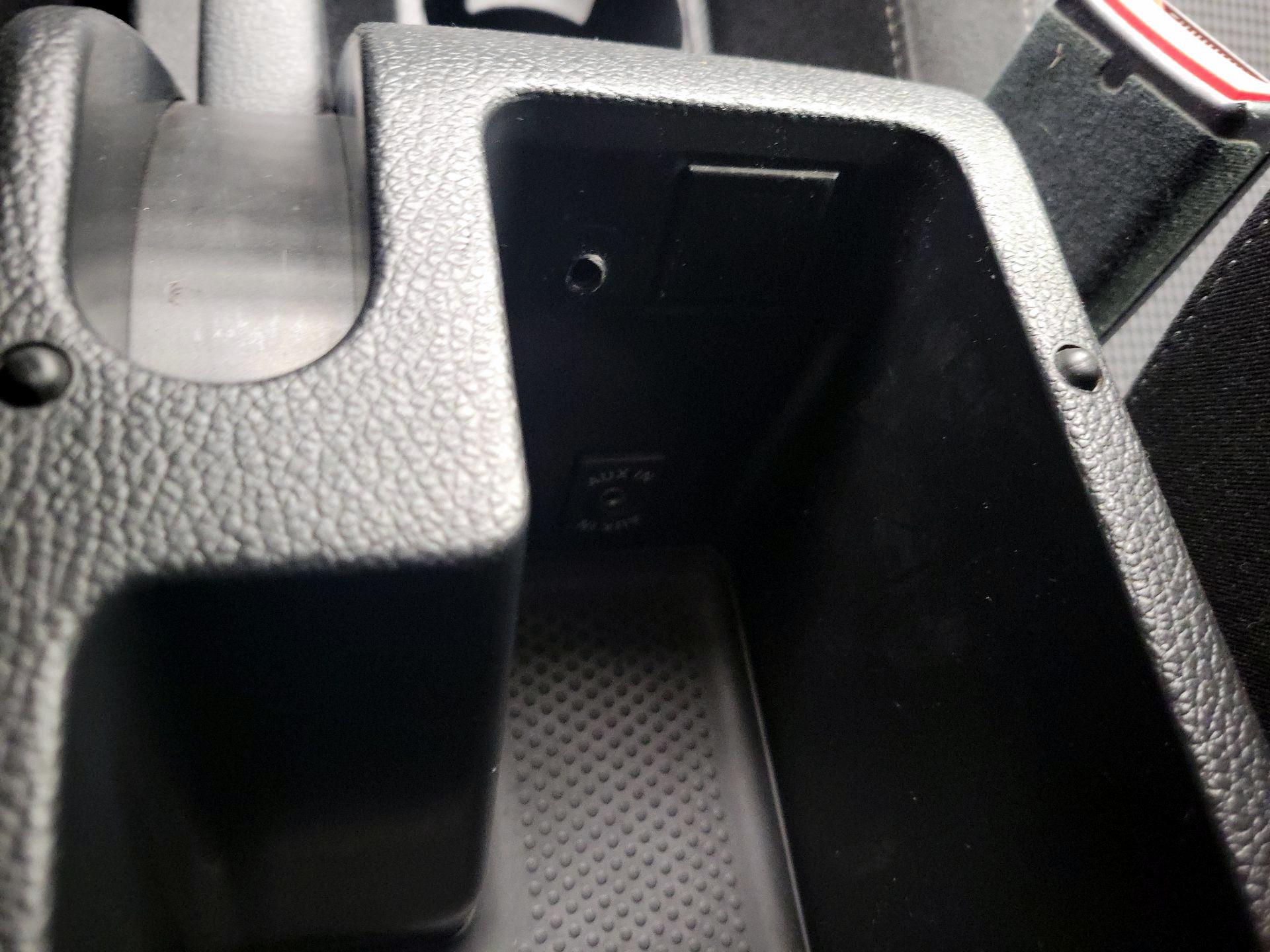 Thumbnail: 2014 Volkswagen Golf - 17