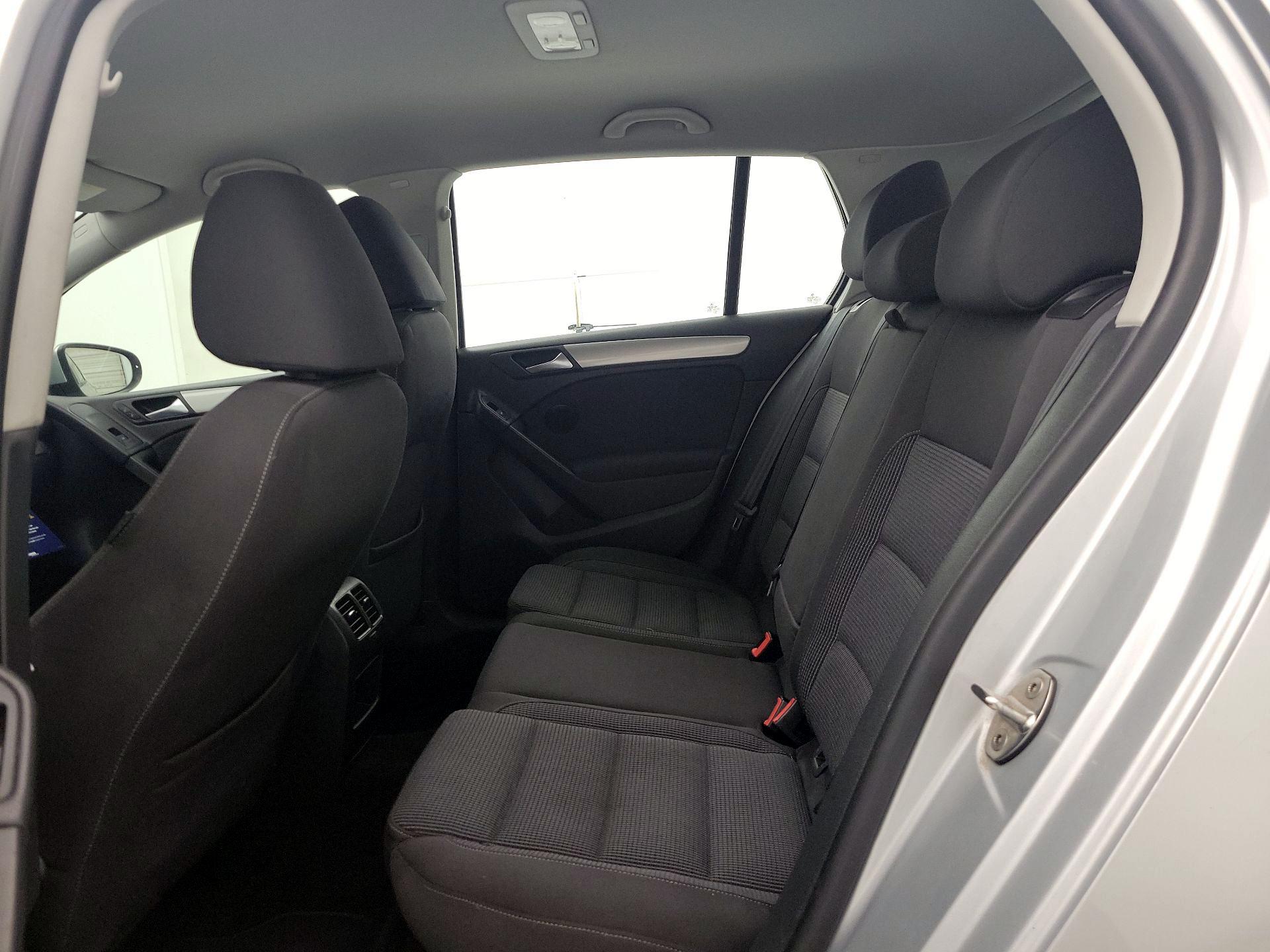 Thumbnail: 2014 Volkswagen Golf - 18