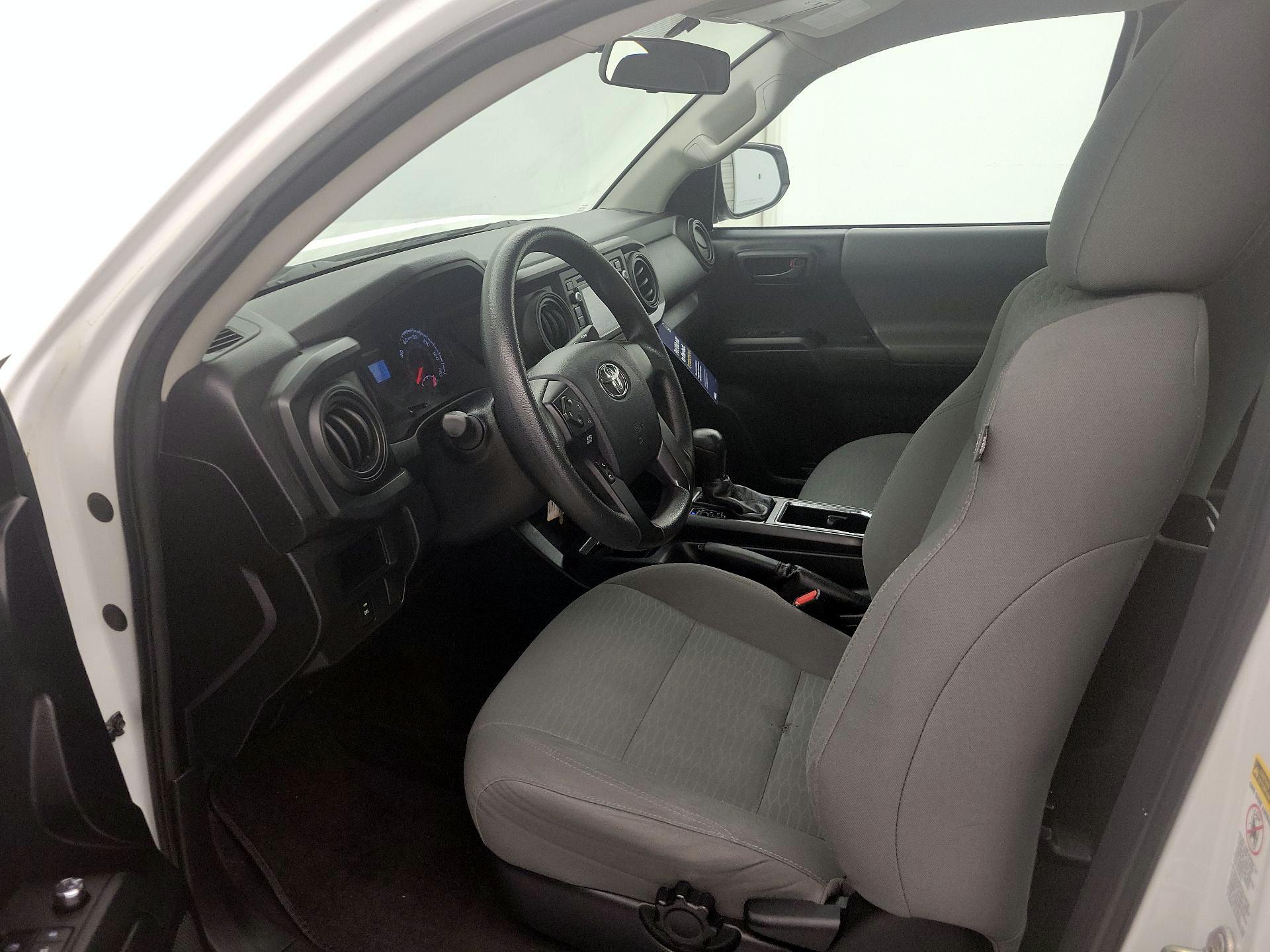 Thumbnail: 2016 Toyota Tacoma - 11