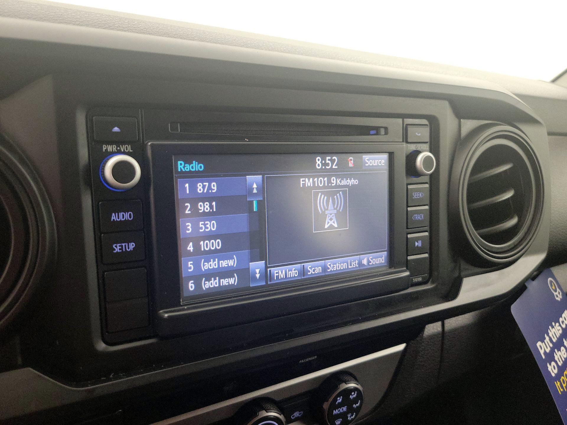 Thumbnail: 2016 Toyota Tacoma - 15