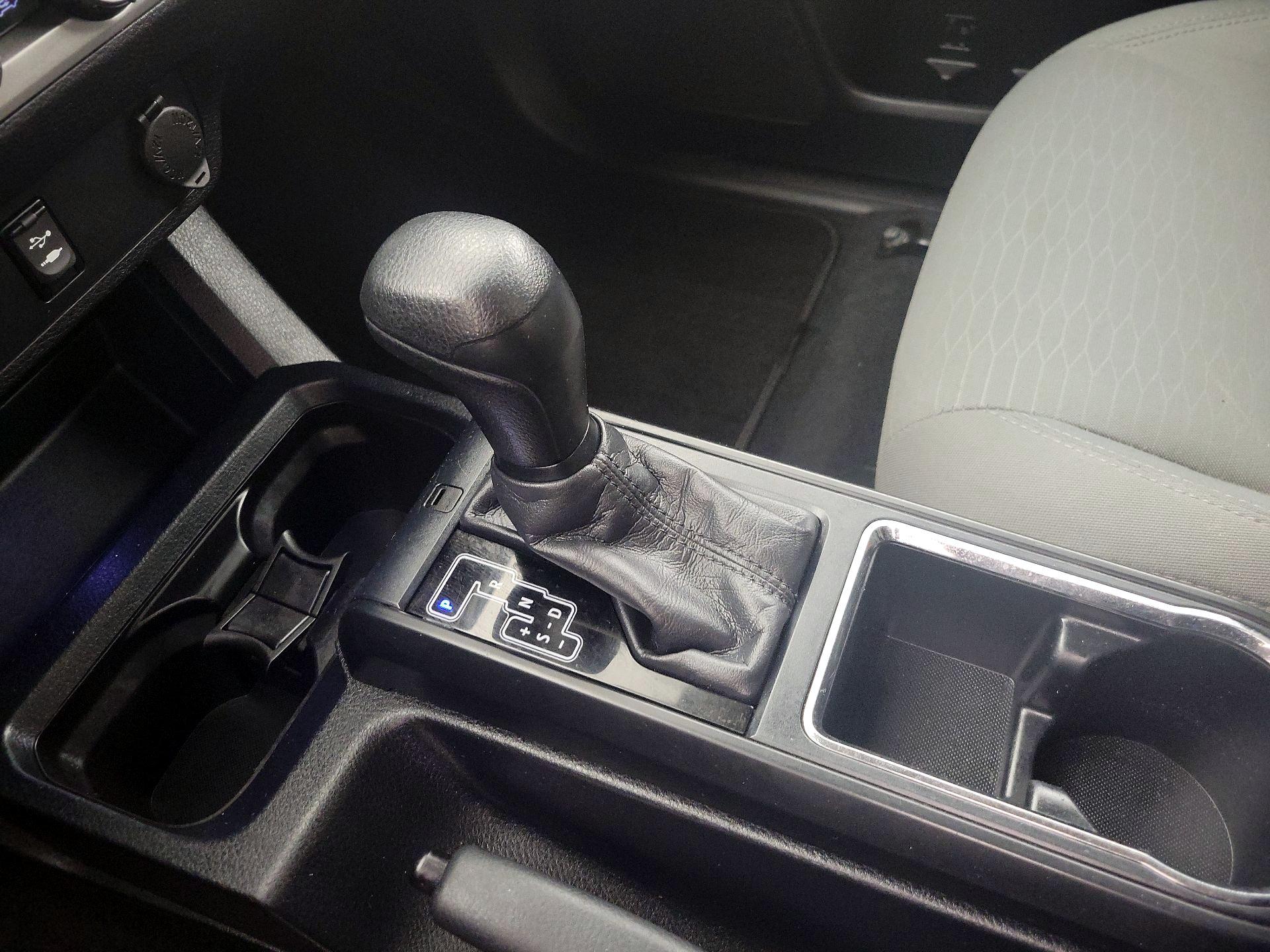 Thumbnail: 2016 Toyota Tacoma - 17