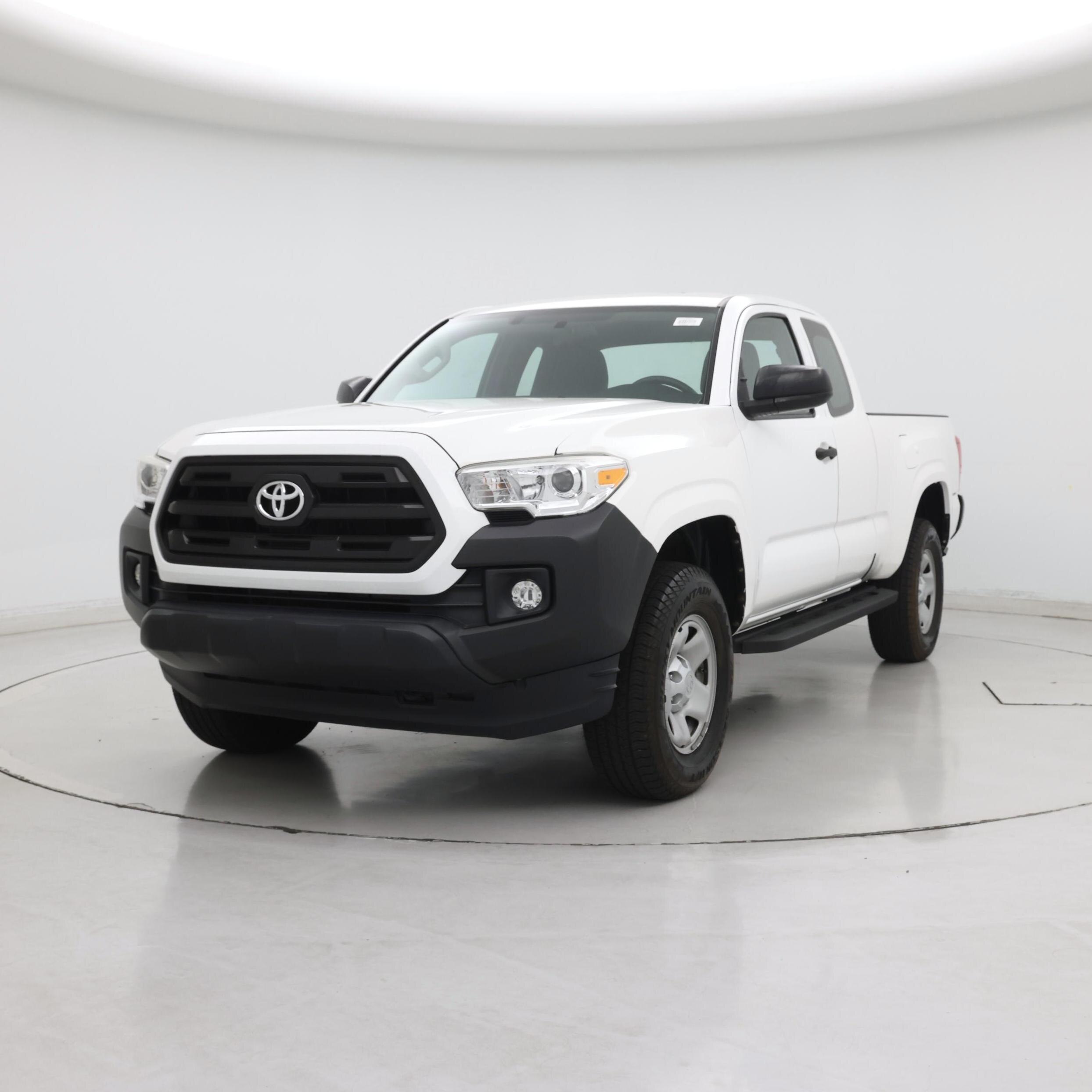 Thumbnail: 2016 Toyota Tacoma - 4