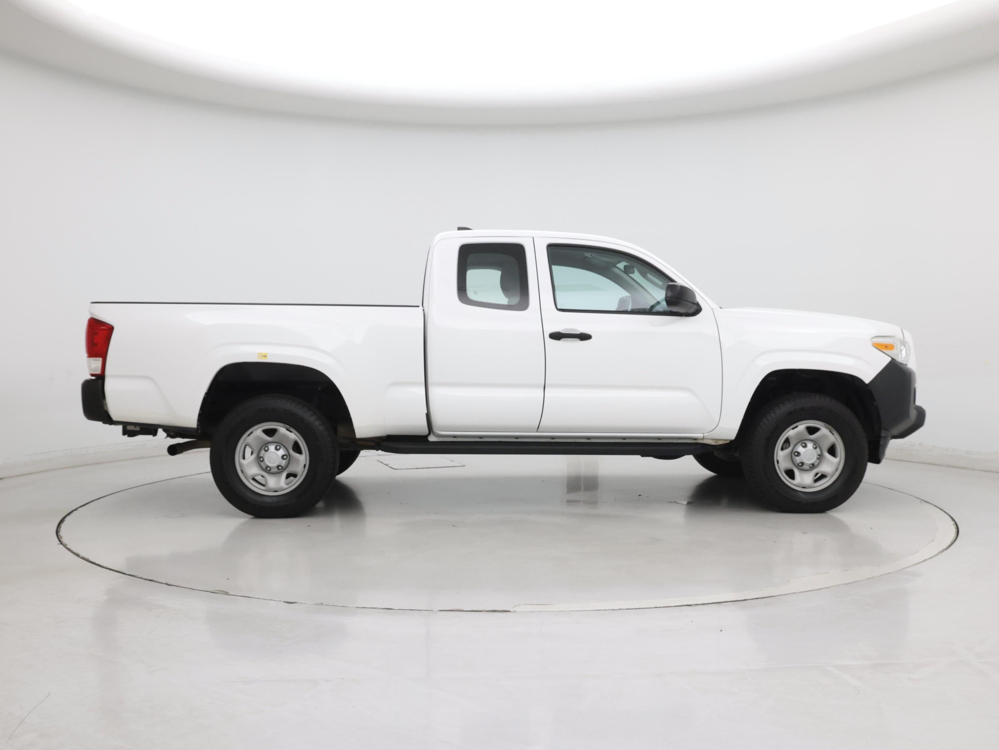 Thumbnail: 2016 Toyota Tacoma - 7