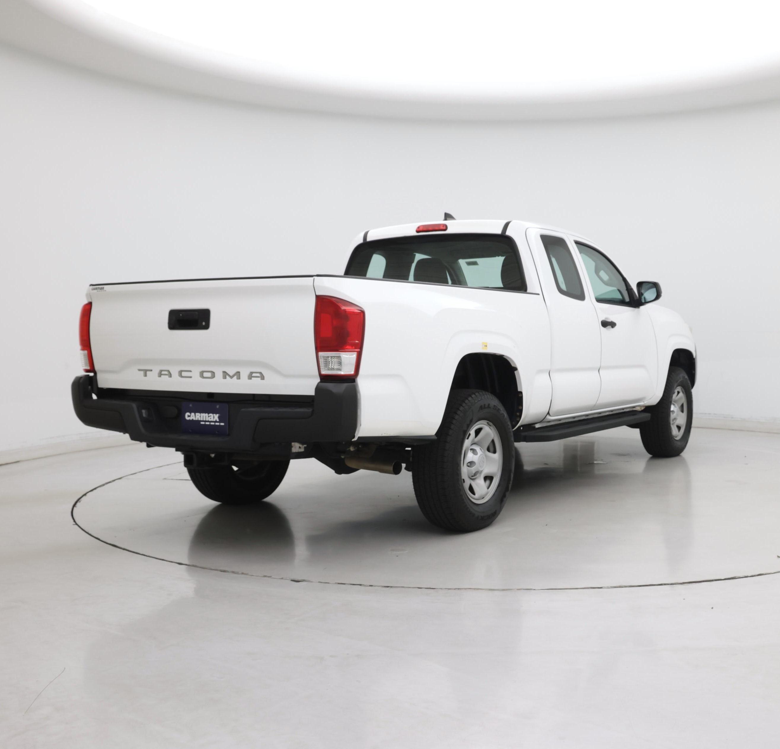 Thumbnail: 2016 Toyota Tacoma - 8