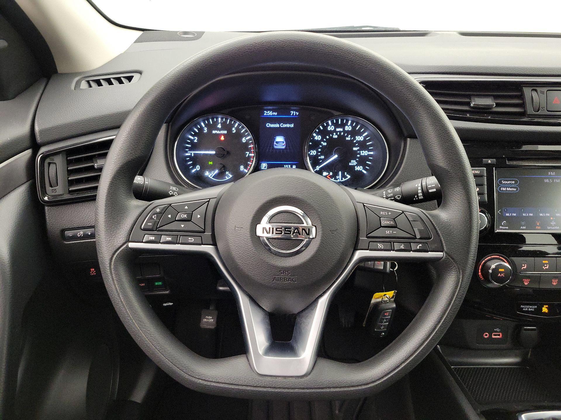 Thumbnail: 2020 Nissan Rogue Sport - 10